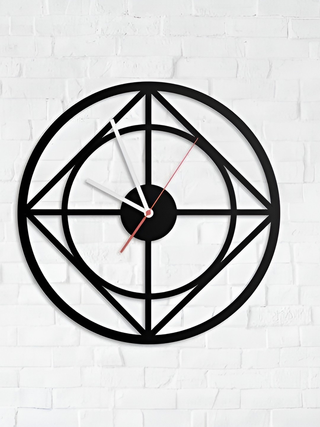 

QEZNEF Black & White Contemporary Analogue Wall Clock