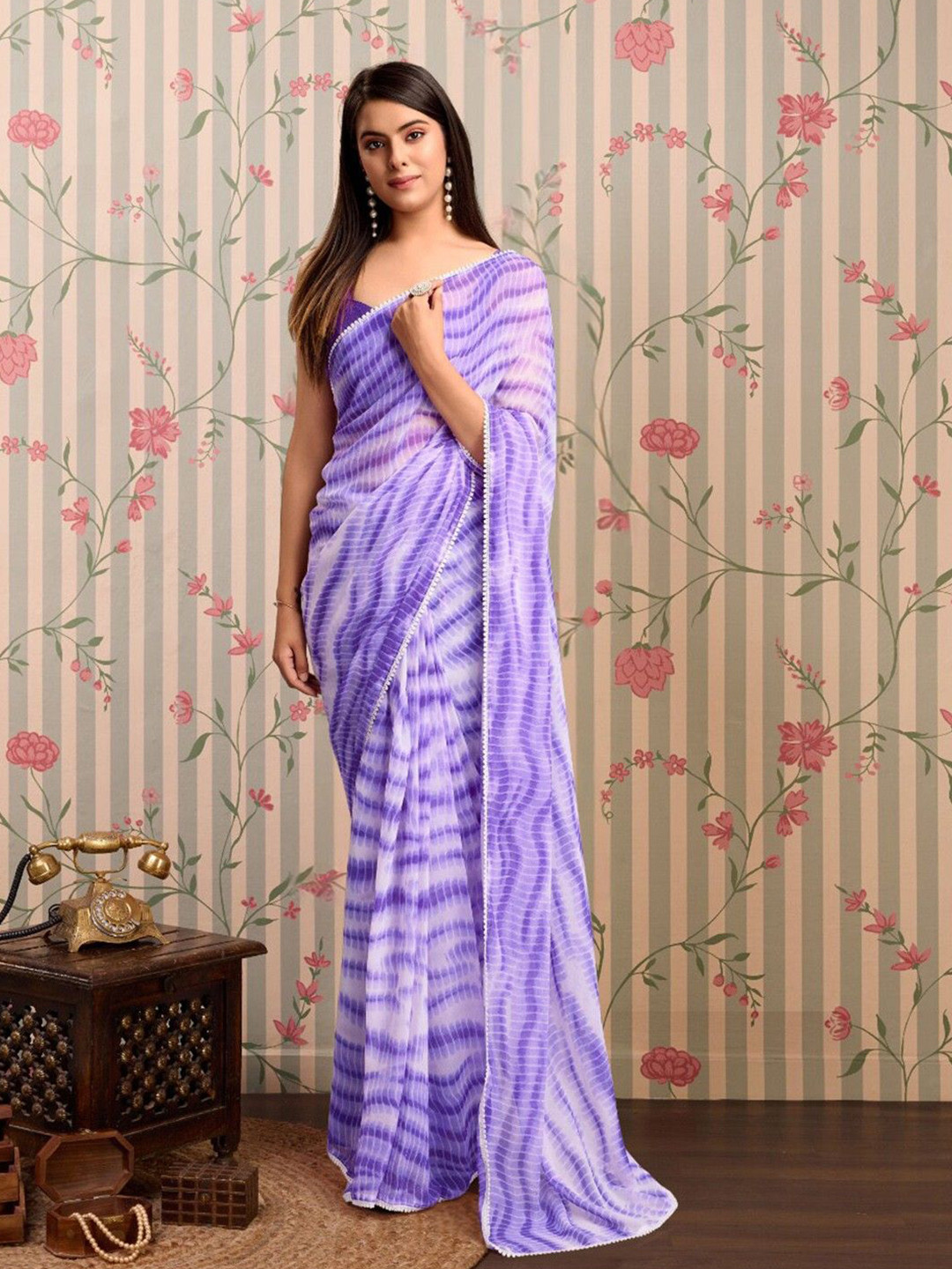 

SM TRENDZ Striped Printed Pure Georgette Ready to Wear Banarasi Saree, Violet