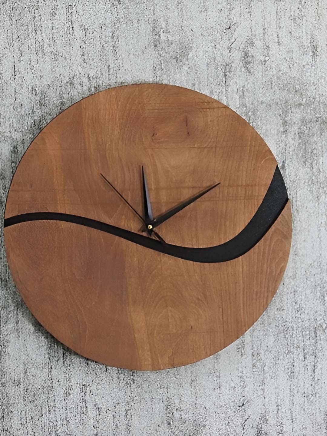 

QEZNEF Brown & Black Printed Analogue Contemporary Round Shaped Wooden Wall Clock