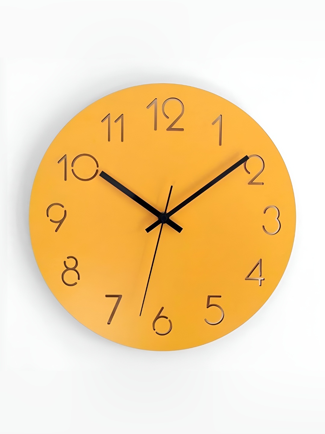 

QEZNEF Yellow Round Shaped Contemporary Analogue Wooden Wall Clock
