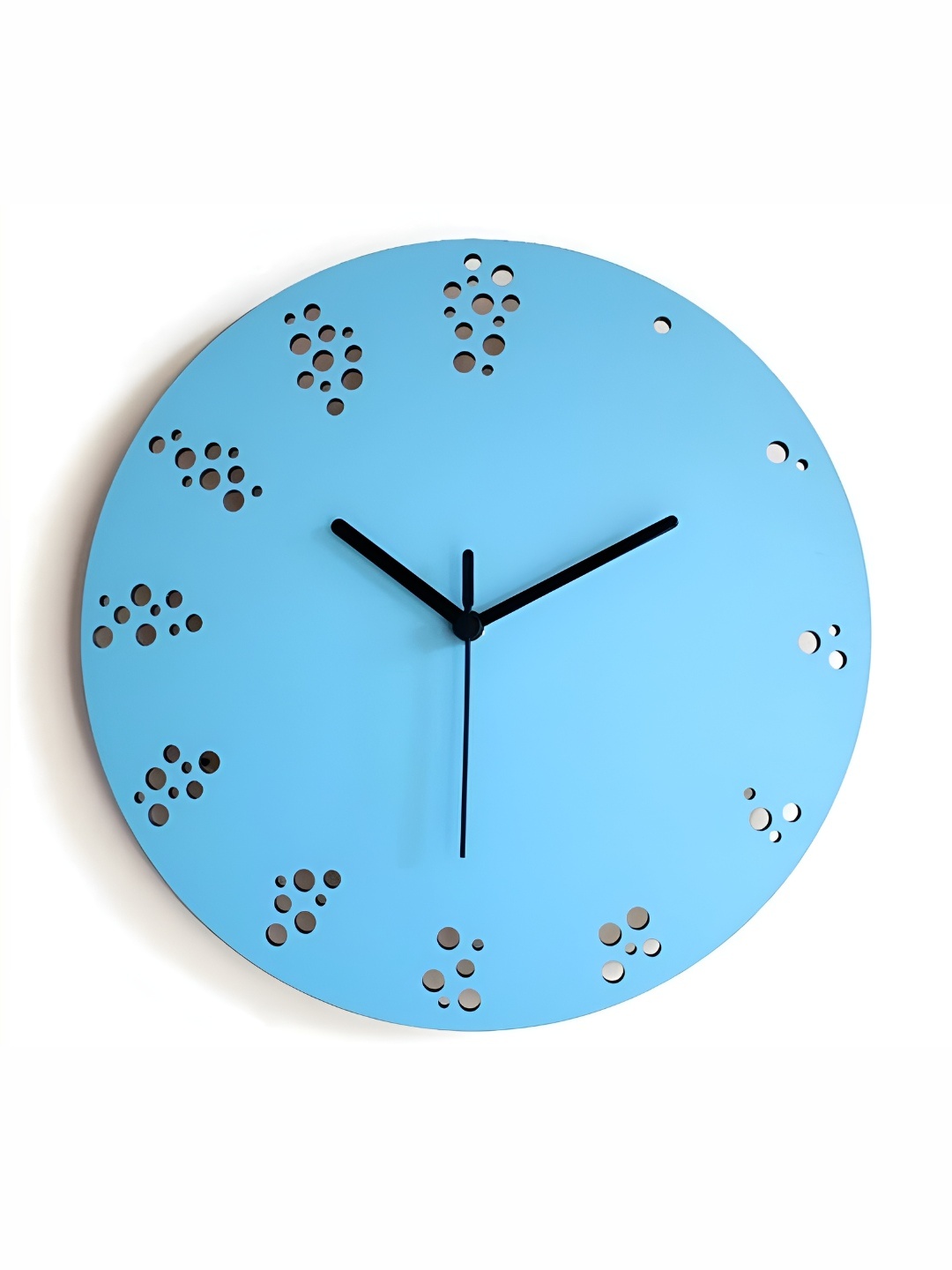 

QEZNEF Blue Round Shaped Analogue Wooden Wall Clock