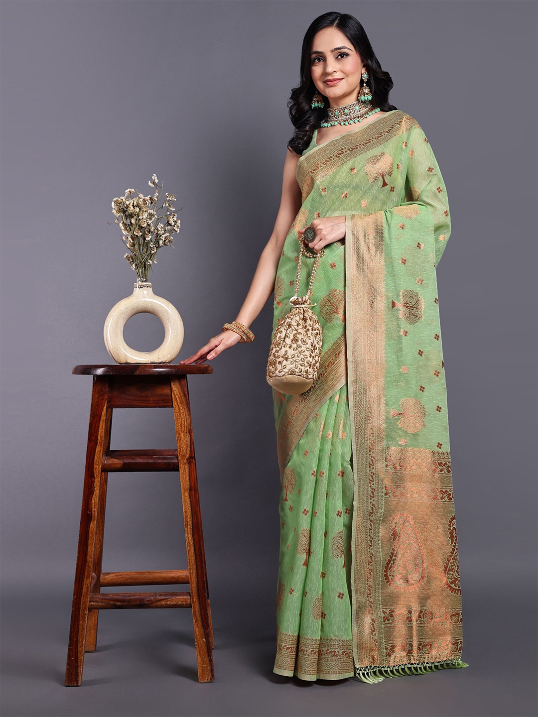 

SWAMI STUDIO Ethnic Motif Woven Design Zari Pure Cotton Kanjeevaram Saree, Green