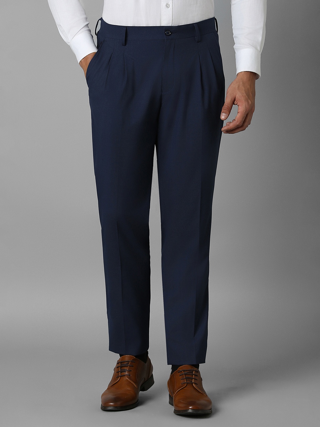 

Louis Philippe Men Pleated Formal Trousers, Navy blue