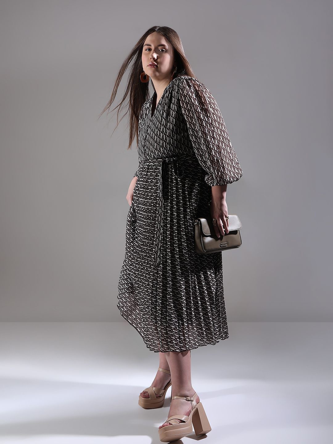 

VERO MODA CURVE Women Print Bishop Sleeve Fit & Flare Midi Dress, Black
