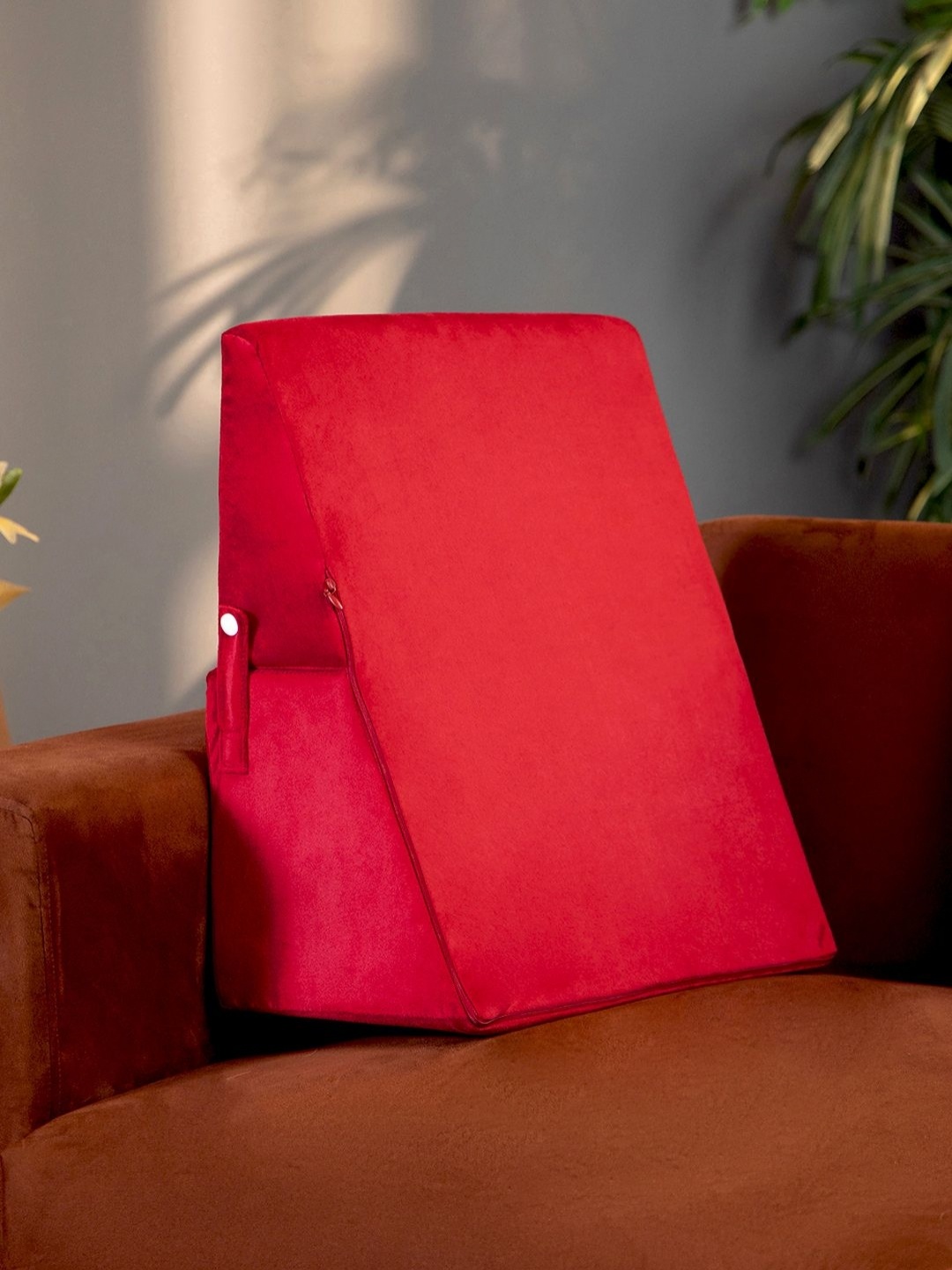 

UrbanBed Red Polycotton Therapedic Pillow