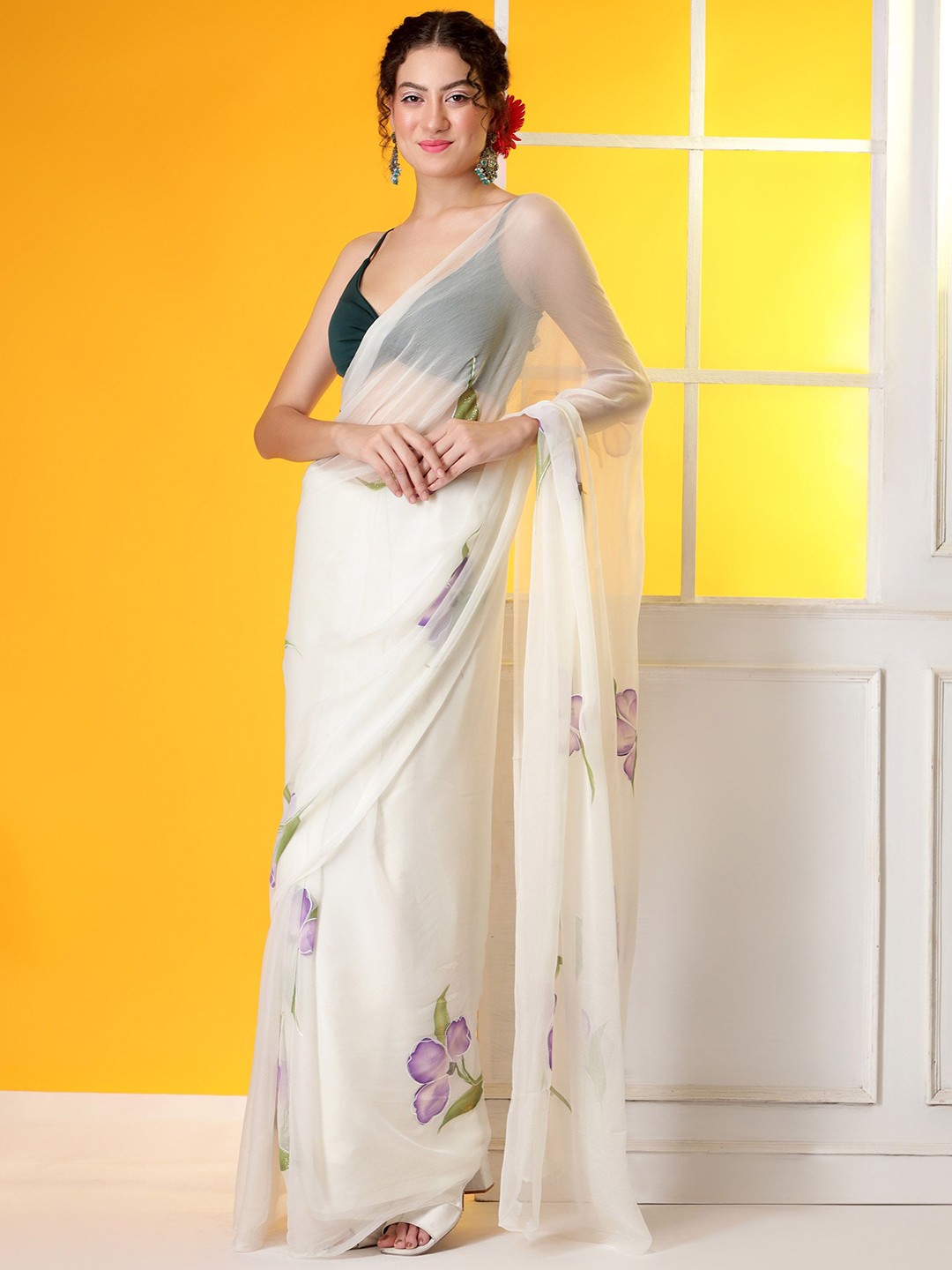 

REETI OF PRINTS Floral Printed Pure Chiffon Saree, White