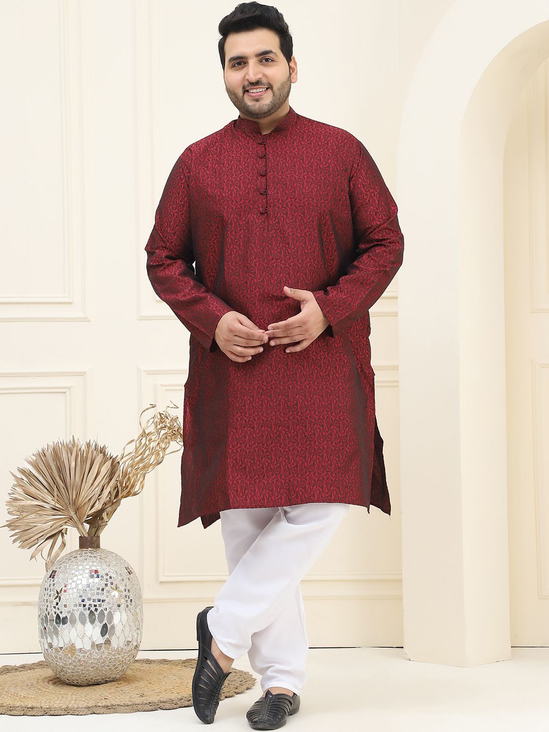 

SOJANYA PLUS Plus Size Woven Design Straight Kurta with Pyjamas, Maroon