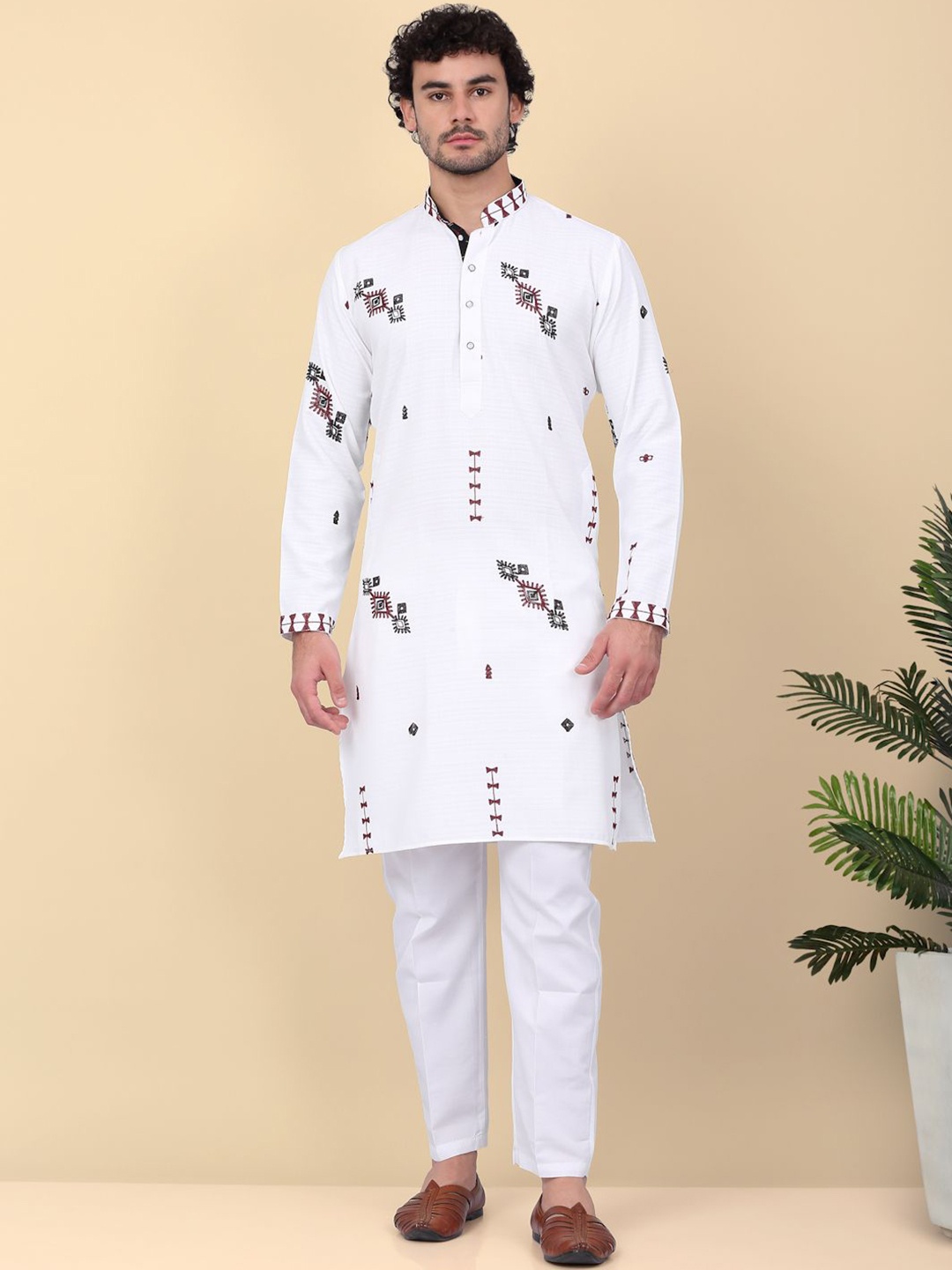 

KRAFT INDIA LUXE Geometric Embroidered Linen Straight Kurta With Trouser, White