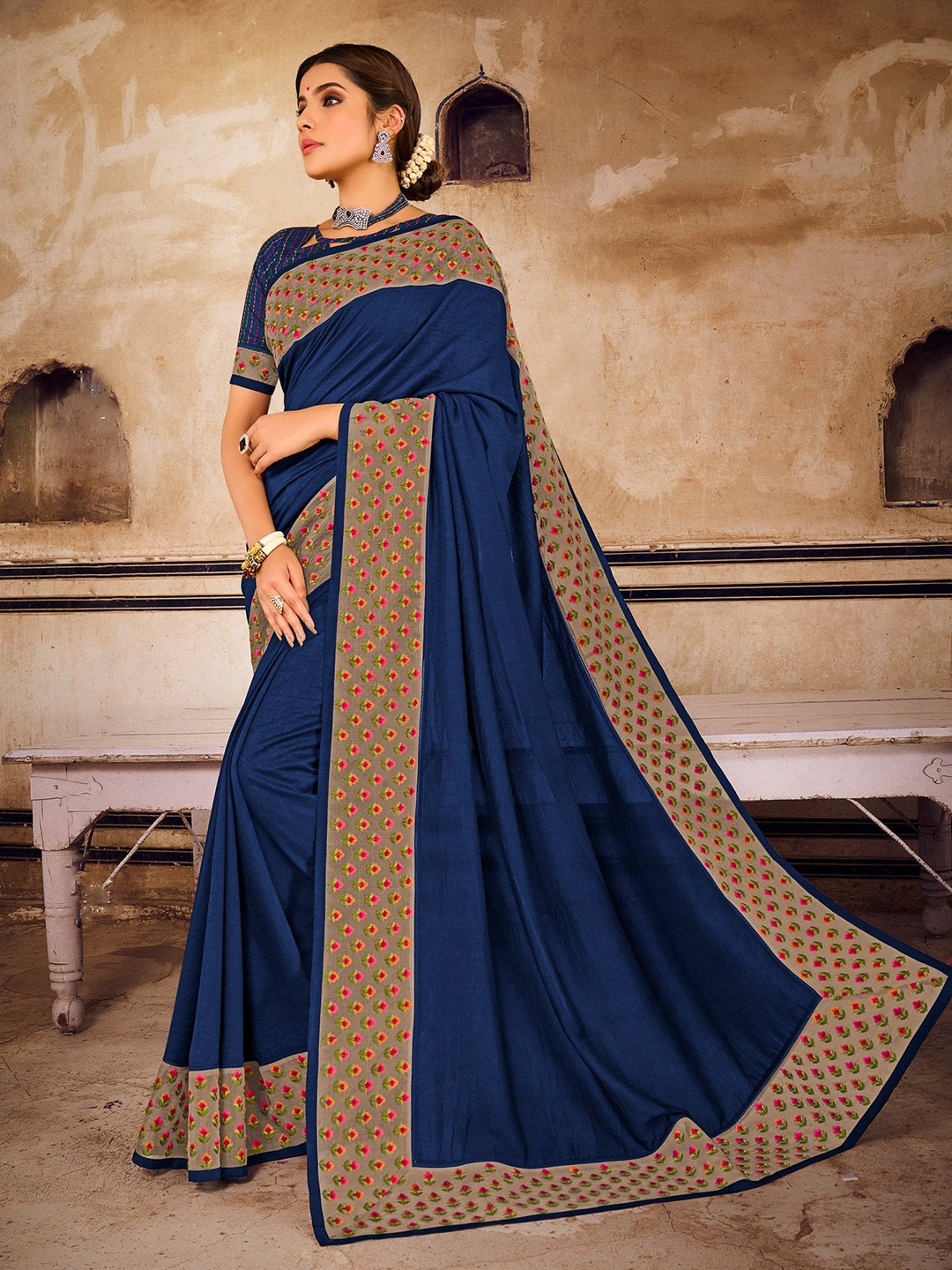 

Laxmipati Solid Embroidered Saree, Navy blue