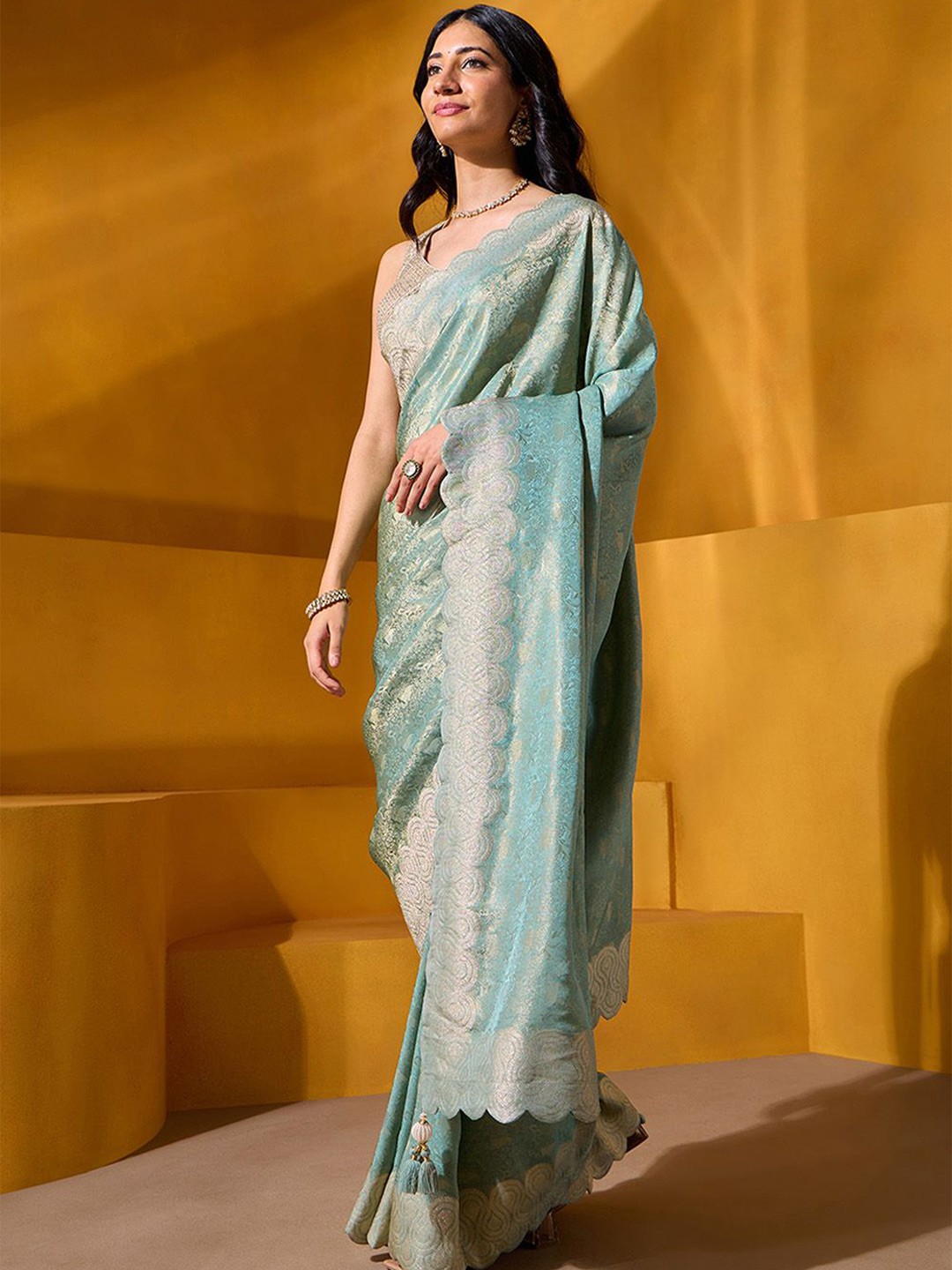 

Taneira Woven Design Saree With Blouse Piece, Green