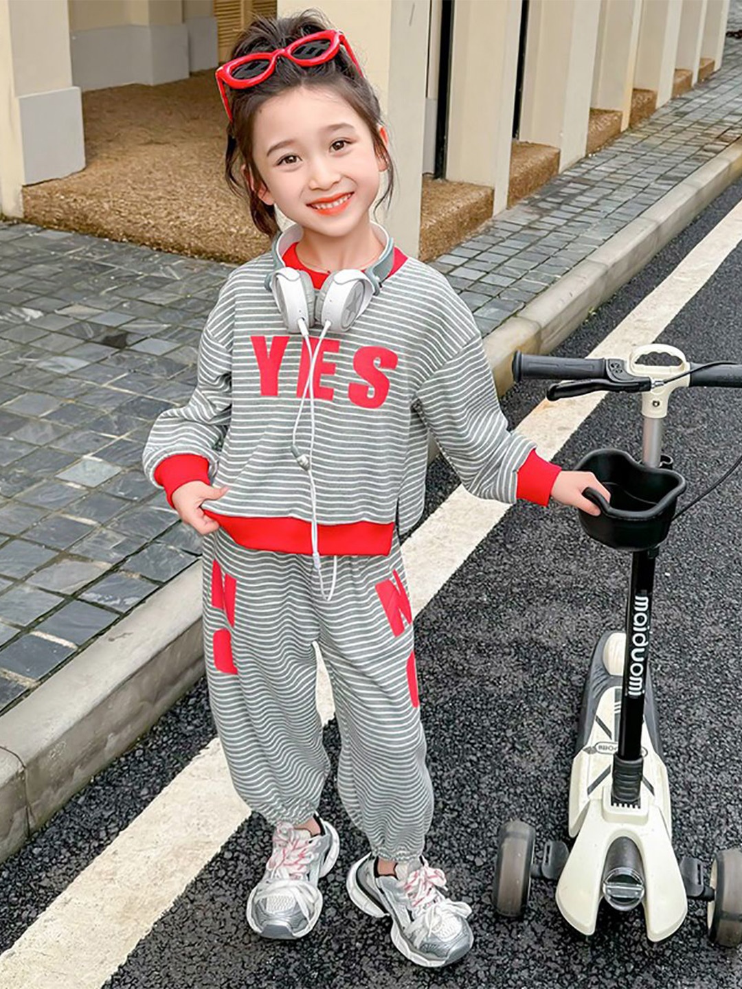 

StyleCast x Revolte Girls Striped Pure Cotton T-shirt with Trousers, Grey