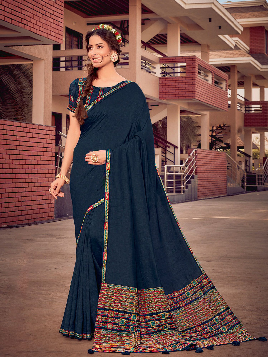 

Laxmipati Embroidered Saree With Blouse Piece, Navy blue