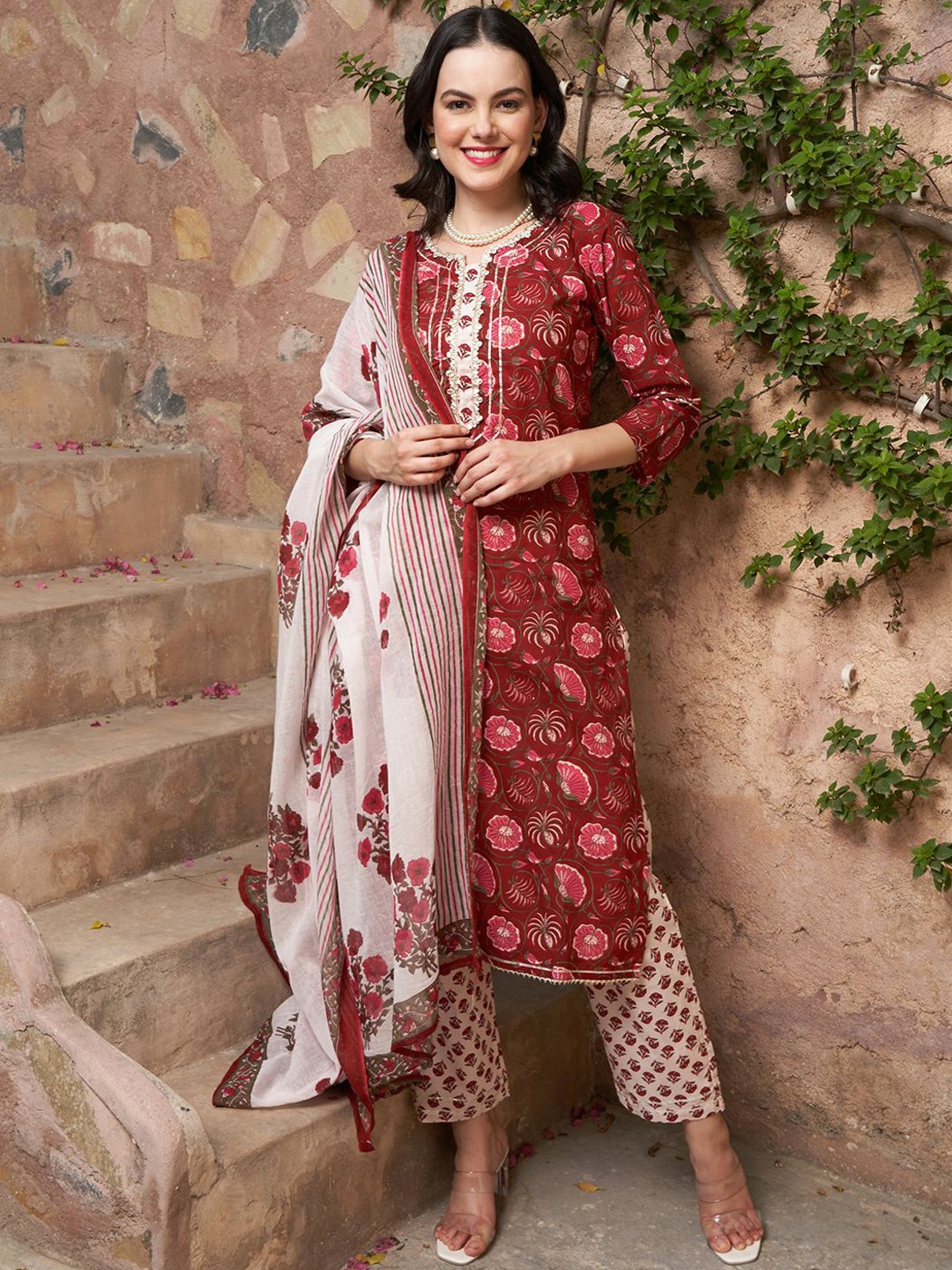 

BANDIA Floral Printed Pure Cotton Straight Kurta with Trousers & Dupatta, Red