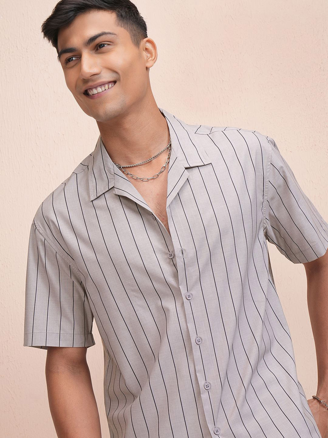 

LOCOMOTIVE Men Cuban Collar Vertical Striped Relaxed Fit Casual Shirt, Grey