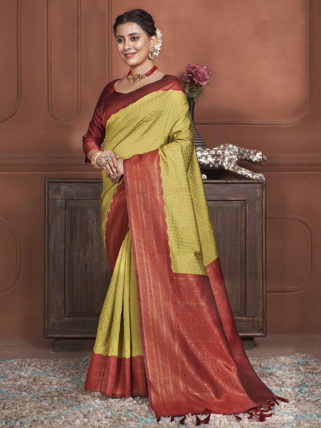 

KAYOMMI Woven Design Zari Kanjeevaram Saree, Green