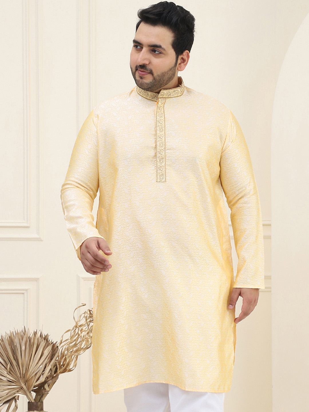 

SOJANYA Plus Paisley Woven Design Mandarin Collar Long Sleeves Straight Kurta, Gold