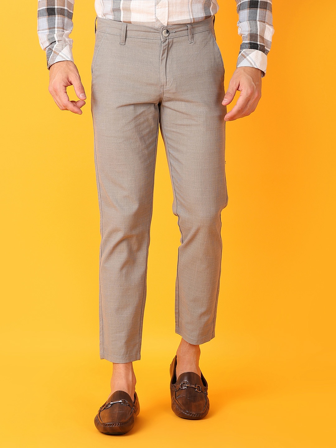 

V-Mart Men Regular Fit Mid-Rise Regular Trousers, Grey