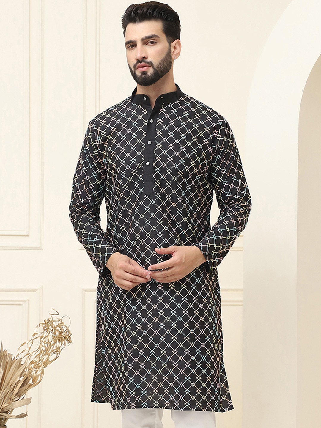 

SOJANYA Geometric Embroidered Band Collar Thread Work Straight Kurta, Black