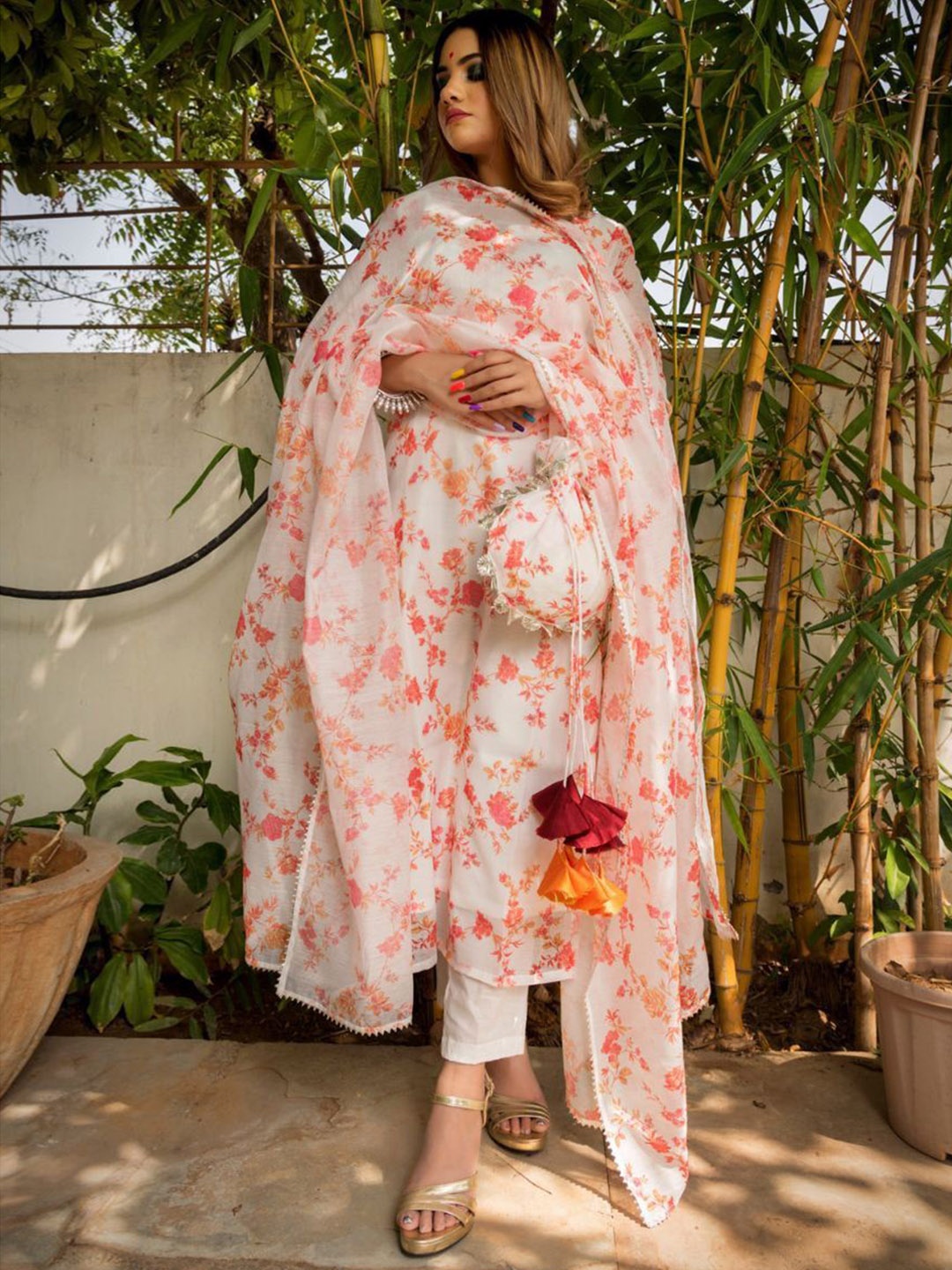 

Modestouze Attires Floral Printed Chanderi Cotton Kurta with Trousers & Dupatta, White