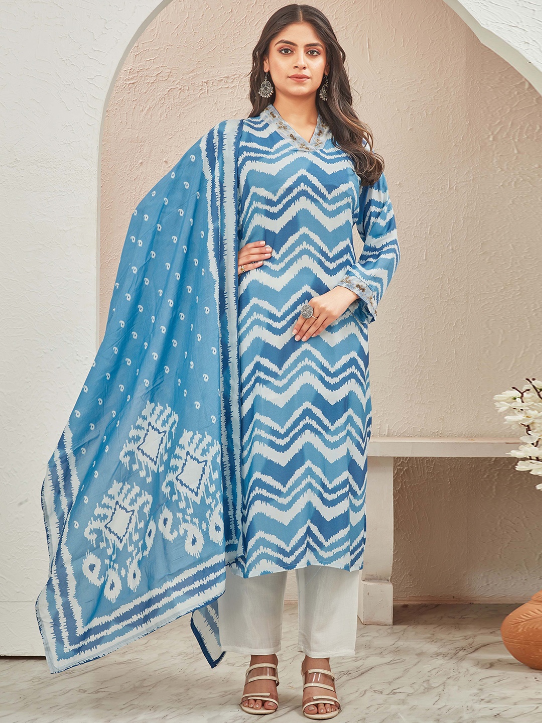 

TWINS LADY Geometric Printed Straight Kurta & Trousers With Dupatta, Blue