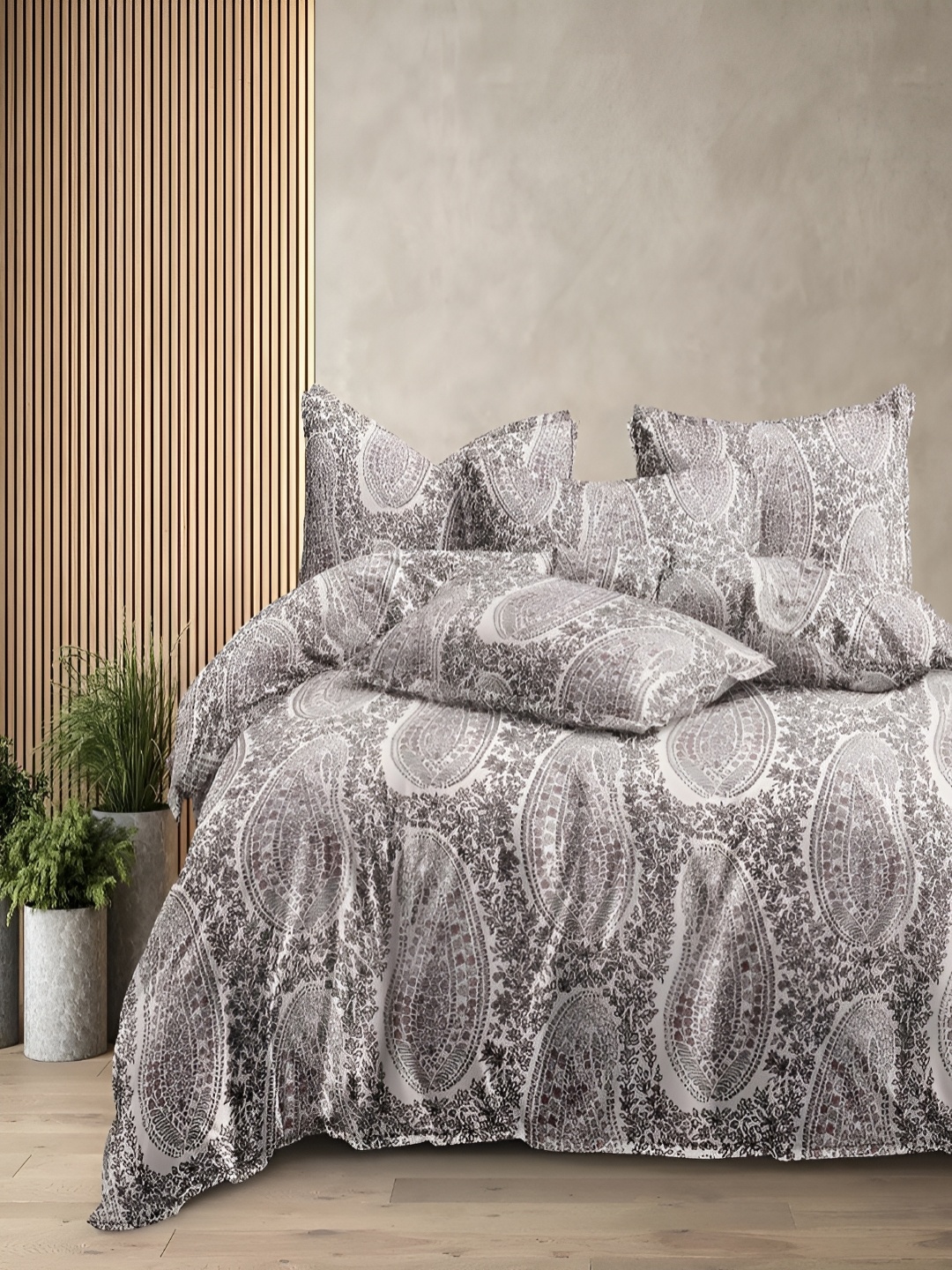 

CHICERY Grey & Beige Paisley Printed Pure Cotton Double Bed Duvet Cover With Zipper