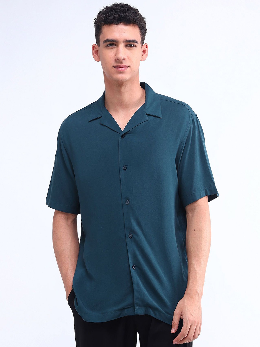 

Flying Machine Men Cuban Collar Solid Cotton Casual Shirt, Teal