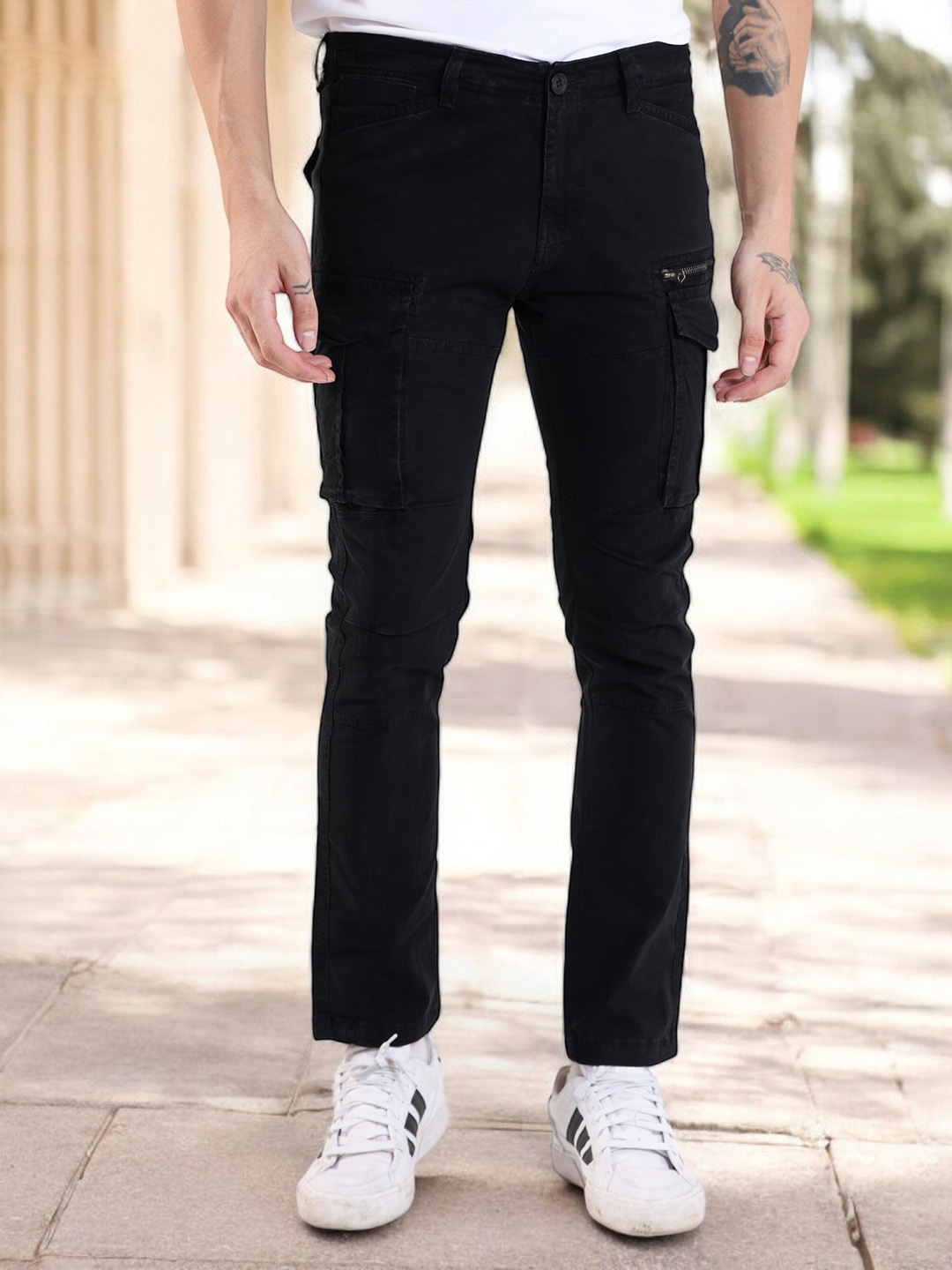 

BOTABOCHI Men Relaxed High-Rise Easy Wash Cargos Trousers, Black