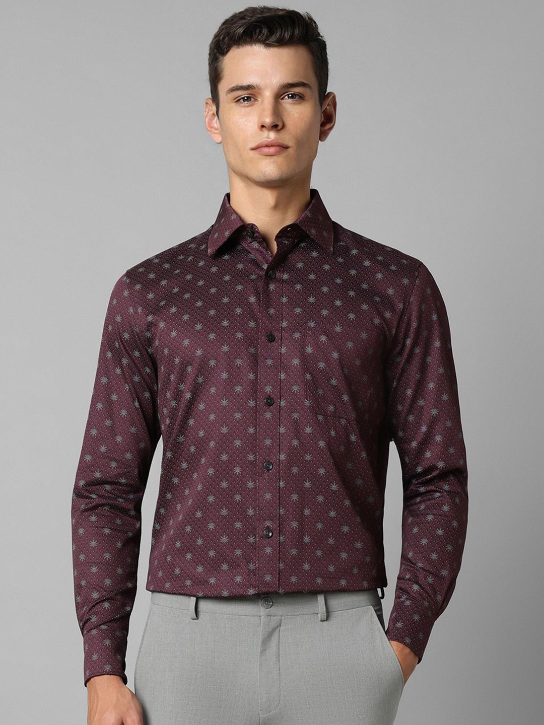 

Louis Philippe Men Classic Spread Collar Floral Printed Cotton Casual Shirt, Purple