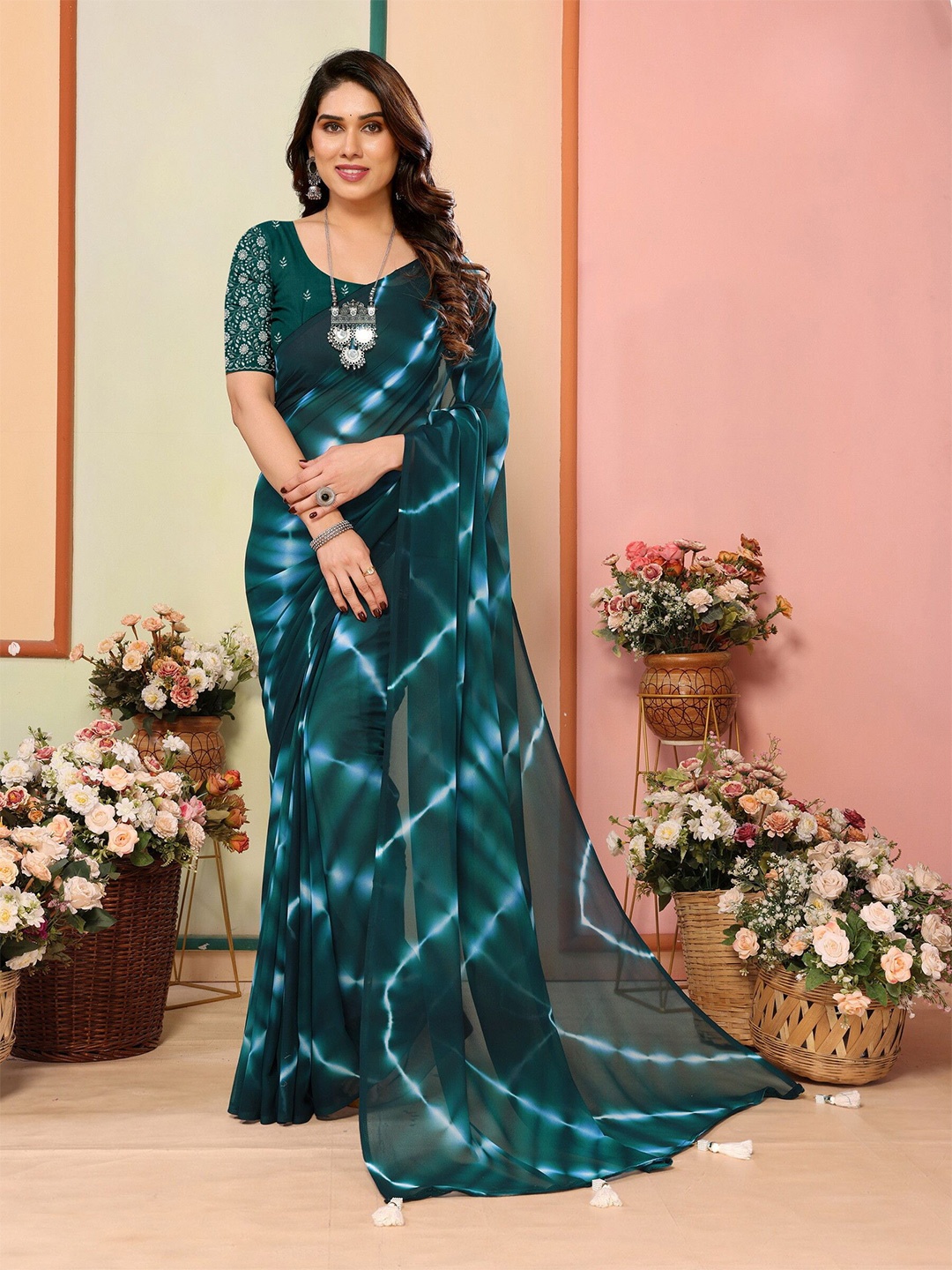 

sareyavella Leheriya Pure Georgette Leheriya Saree, Green