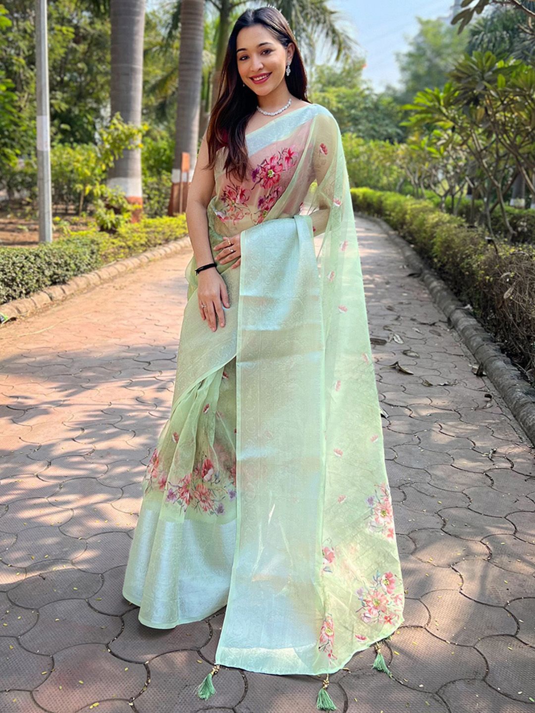 

Ishin Floral Zari Organza Saree, Green