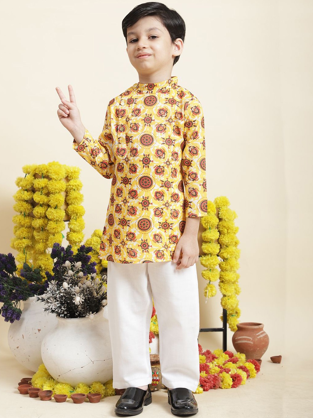 

Cutiekins Boys Ethnic Motifs Printed Mandarin Collar Straight Kurta with Trousers, Mustard