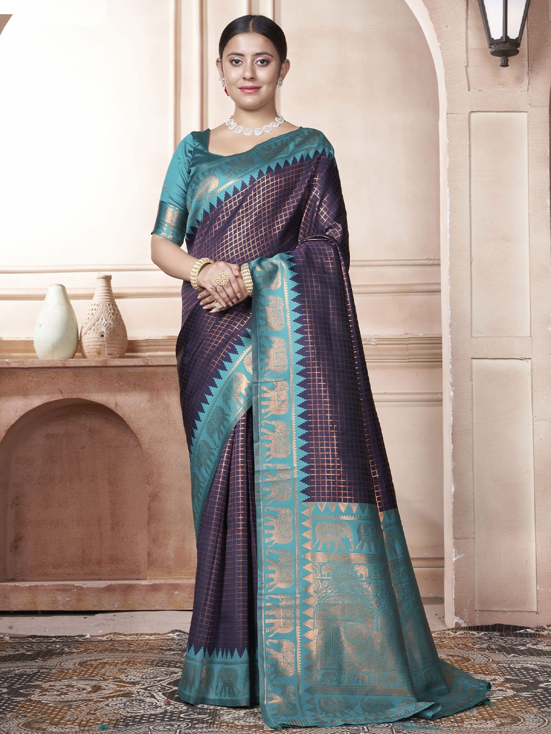 

KAYOMMI Checked Woven Design Zari Kanjeevaram Saree, Navy blue