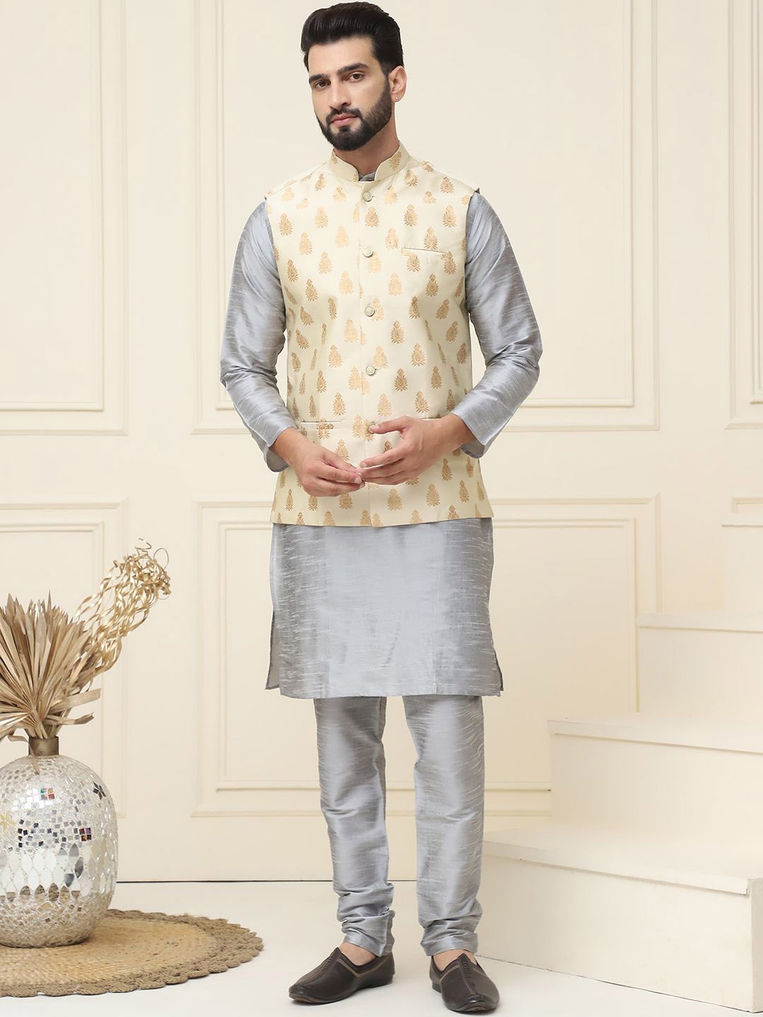 

SOJANYA Men Straight Kurta with Churidar & Nehru Jacket, Grey