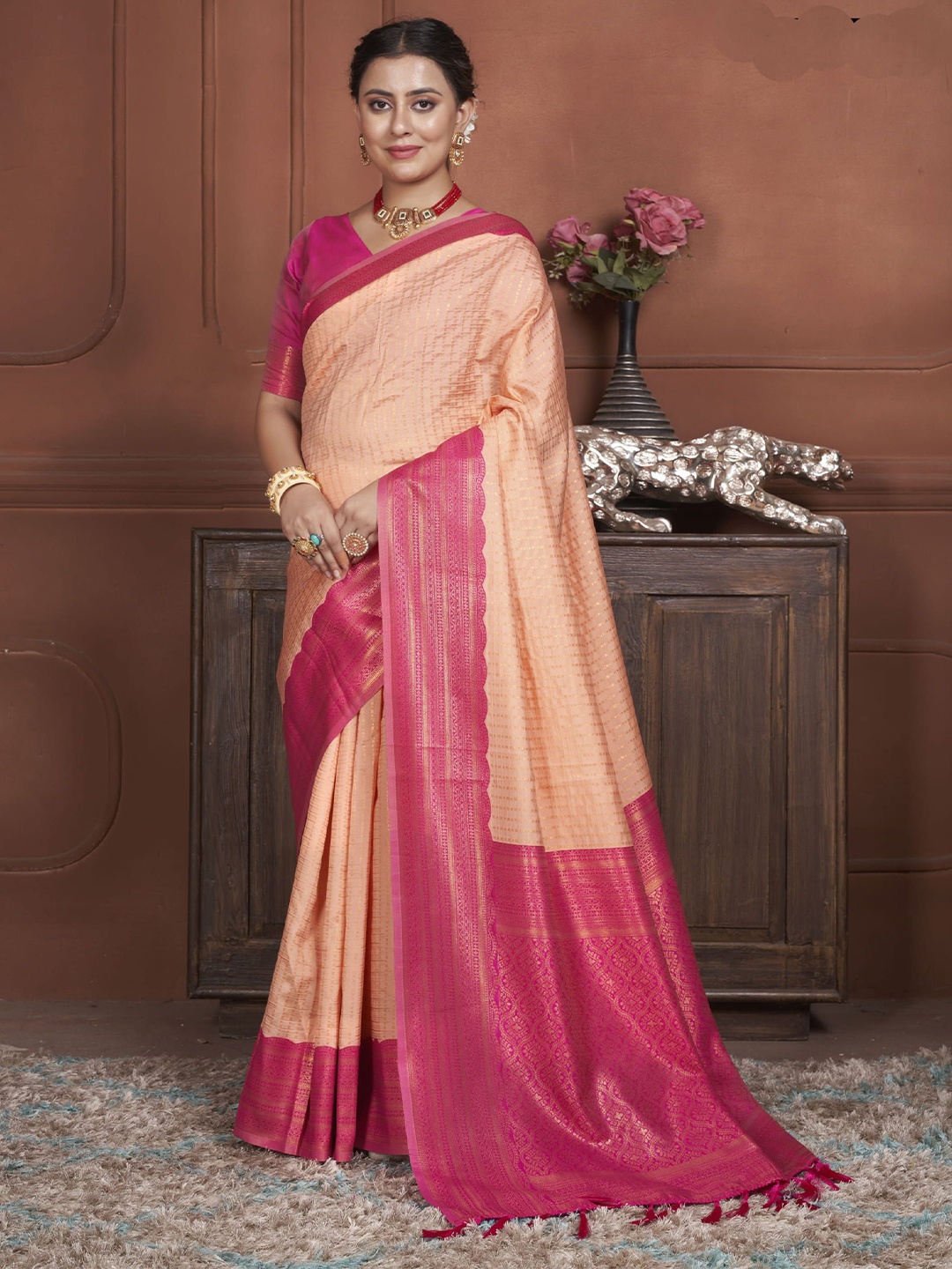 

KAYOMMI Ethnic Motifs Zari Kanjeevaram Saree, Peach