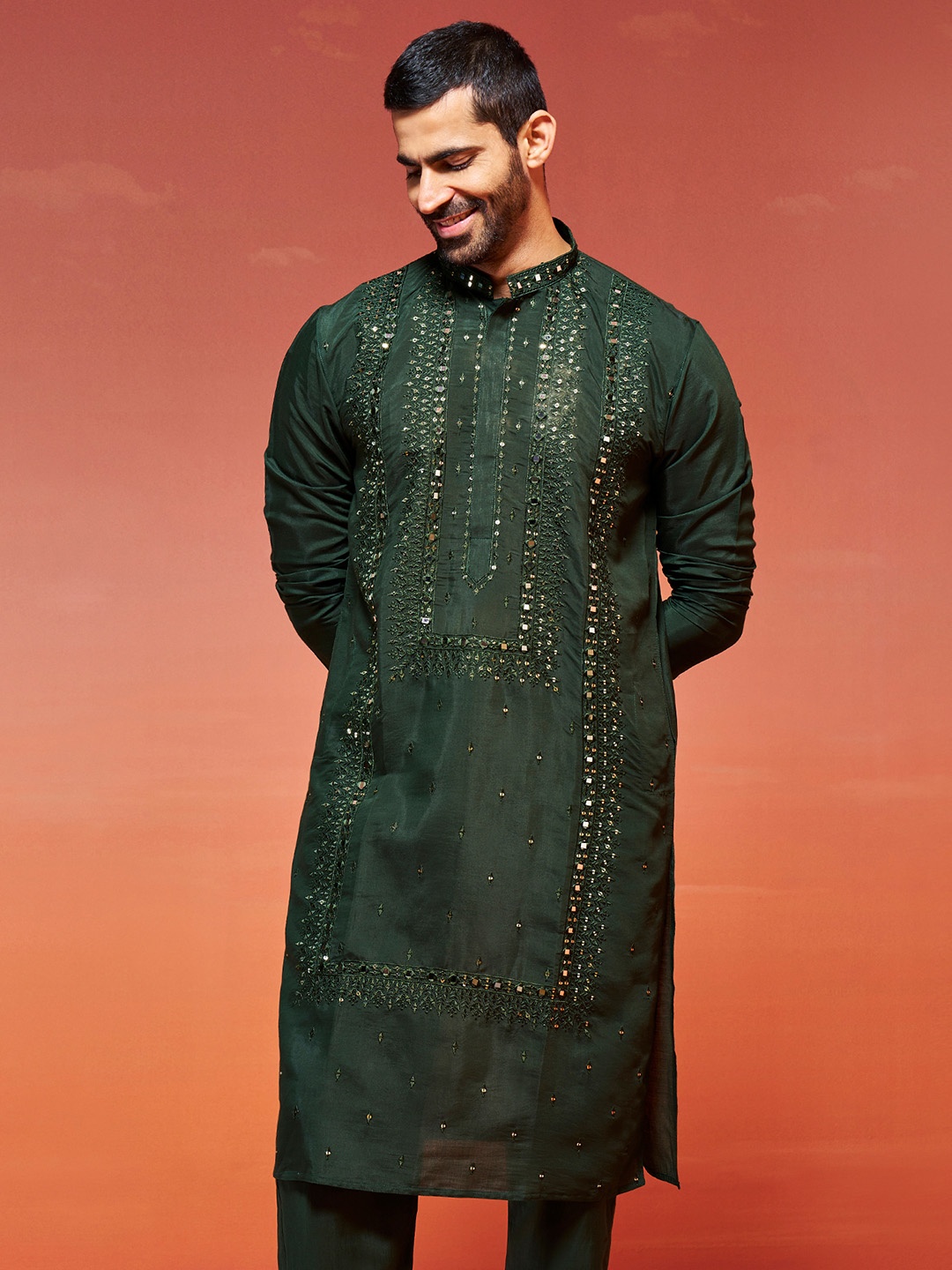 

VASTRAMAY Geometric Embroidered Sequinned Silk Straight Kurta, Green