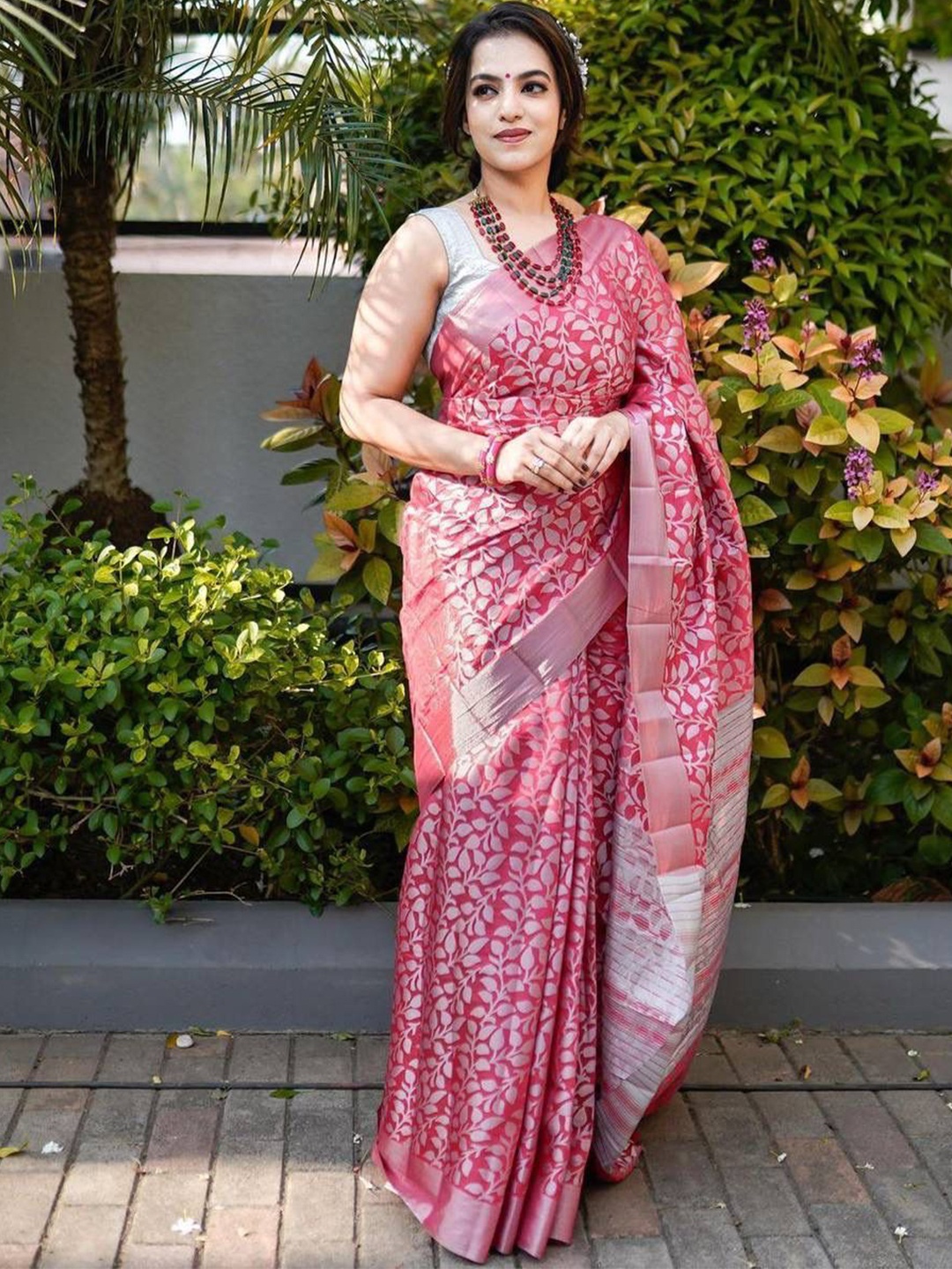 

Kriyansh Woven Design Zari Kanjeevaram Saree, Pink