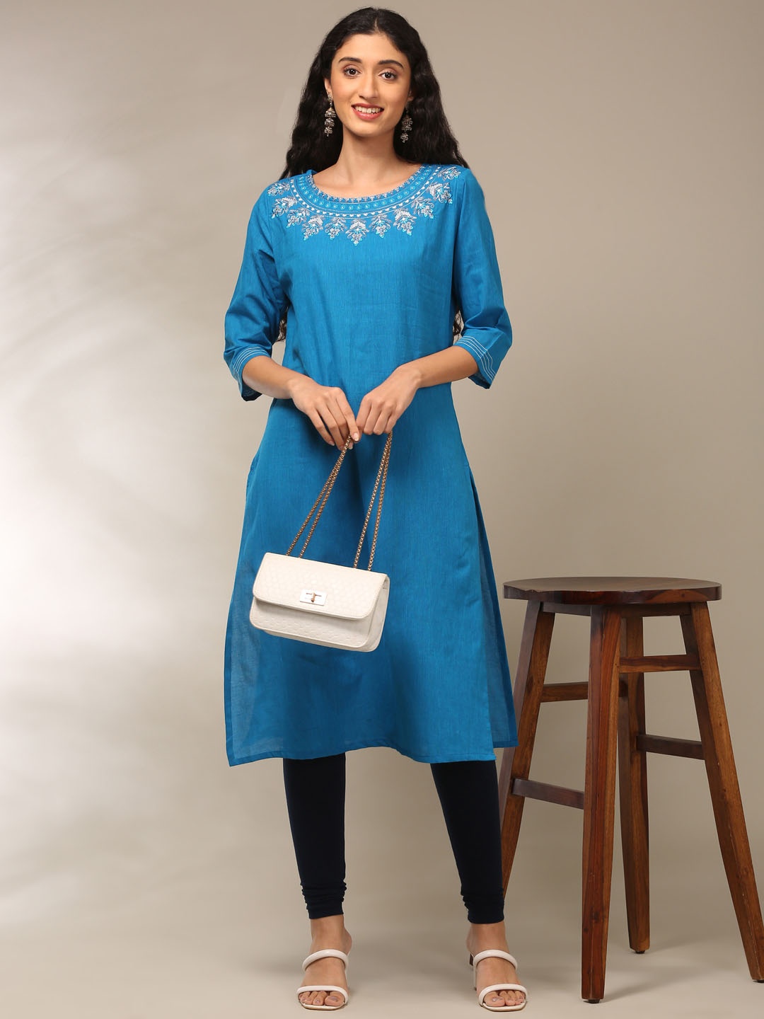 

Alena Floral Embroidered Round Neck Thread Work Pure Cotton Straight Kurta, Blue