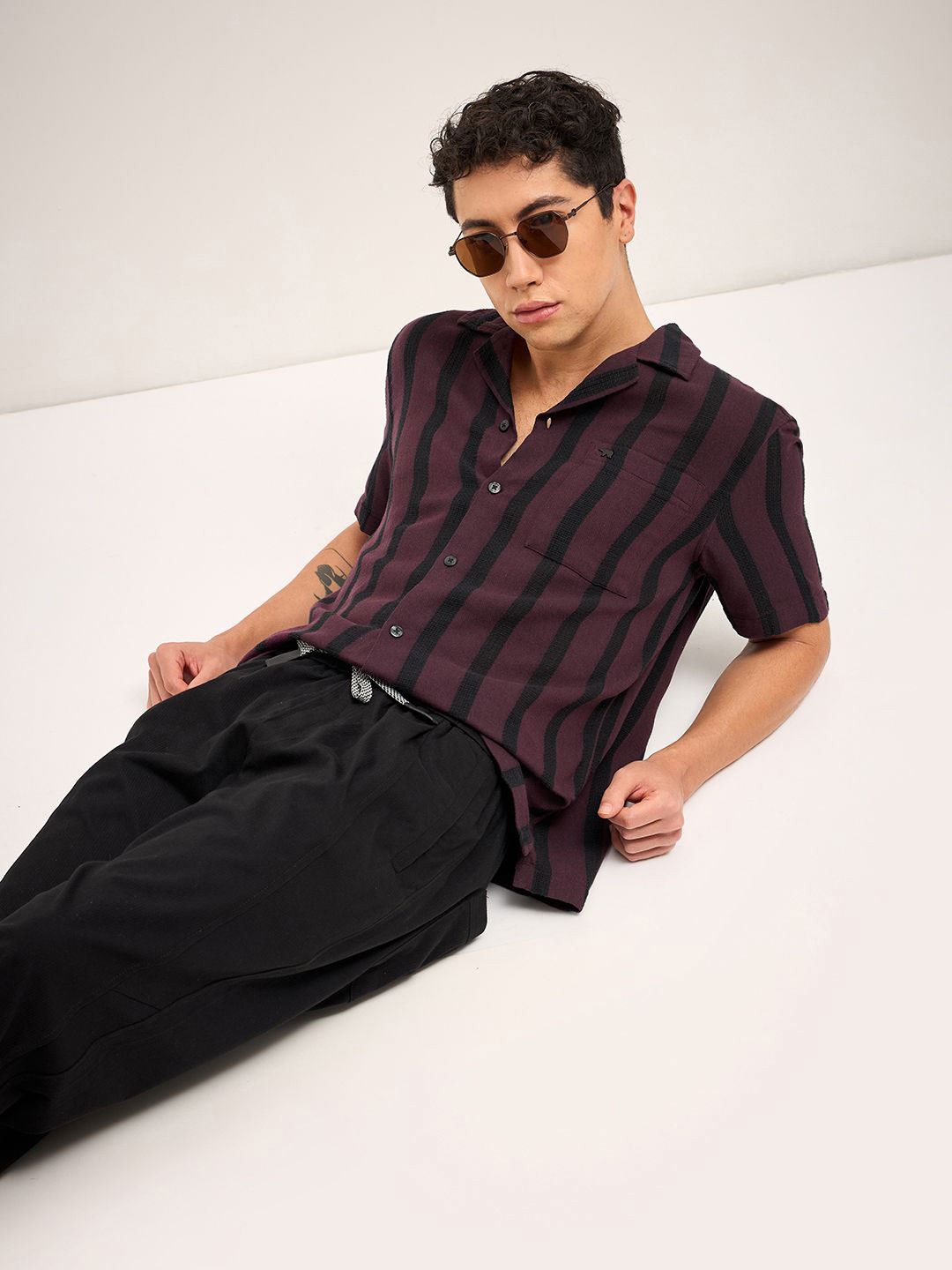 

THE BEAR HOUSE Men Club Collar Vertical Striped Cotton Casual Shirt, Maroon