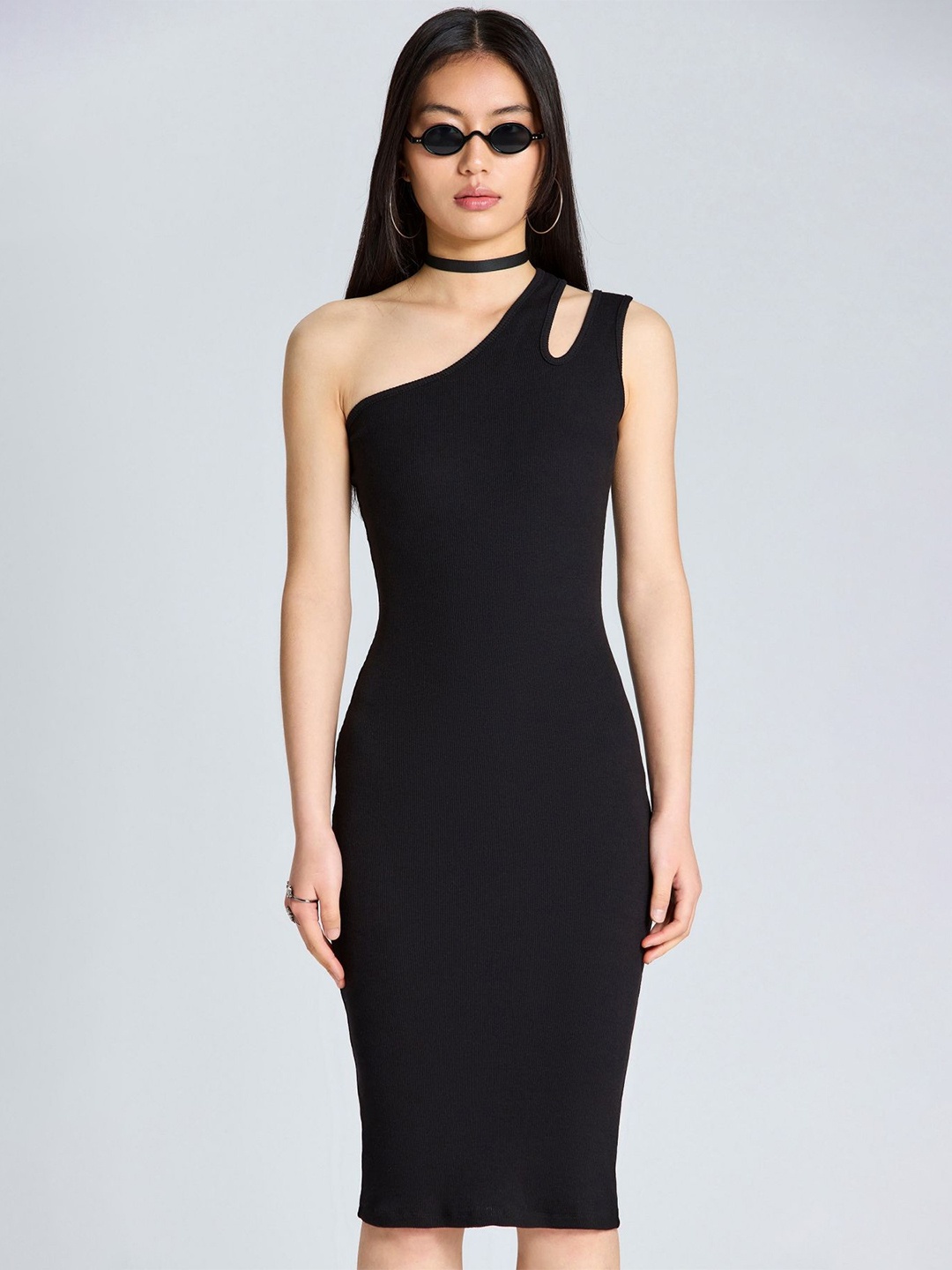 

ZOMODA Solid Off-Shoulder Bodycon Midi Dress, Black