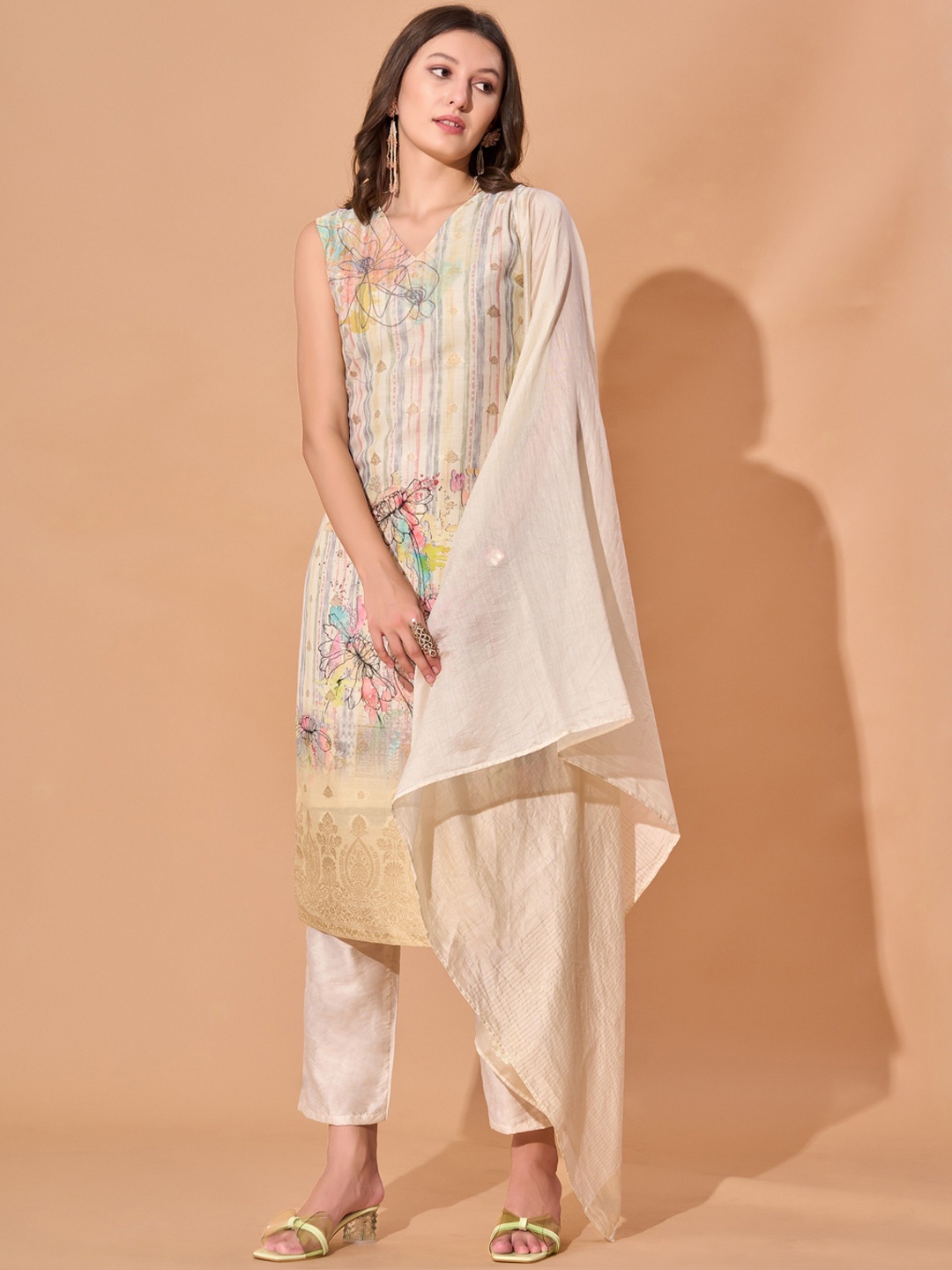 

KALINI Abstract Printed V-Neck Jacquard Chanderi Silk Kurta with Trouser & Dupatta, Off white