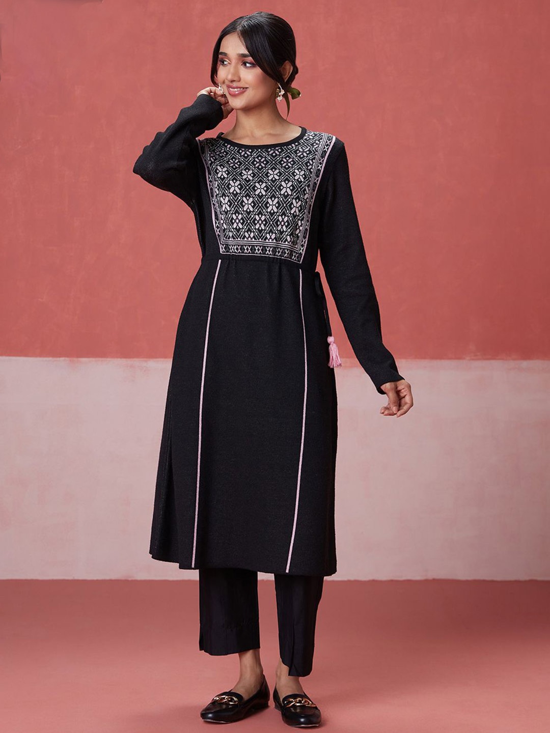 

Likha Women Woven Design Winter Wear Kurta, Black