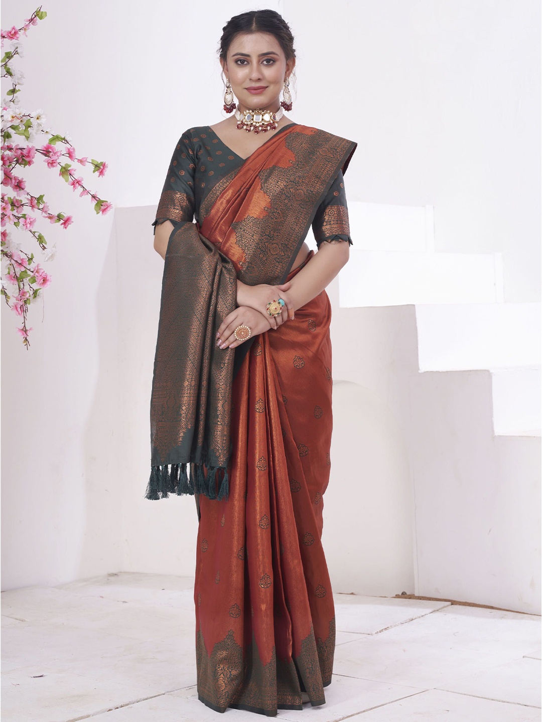 

KAYOMMI women Ethnic Motifs Zari Kanjeevaram Saree, Orange
