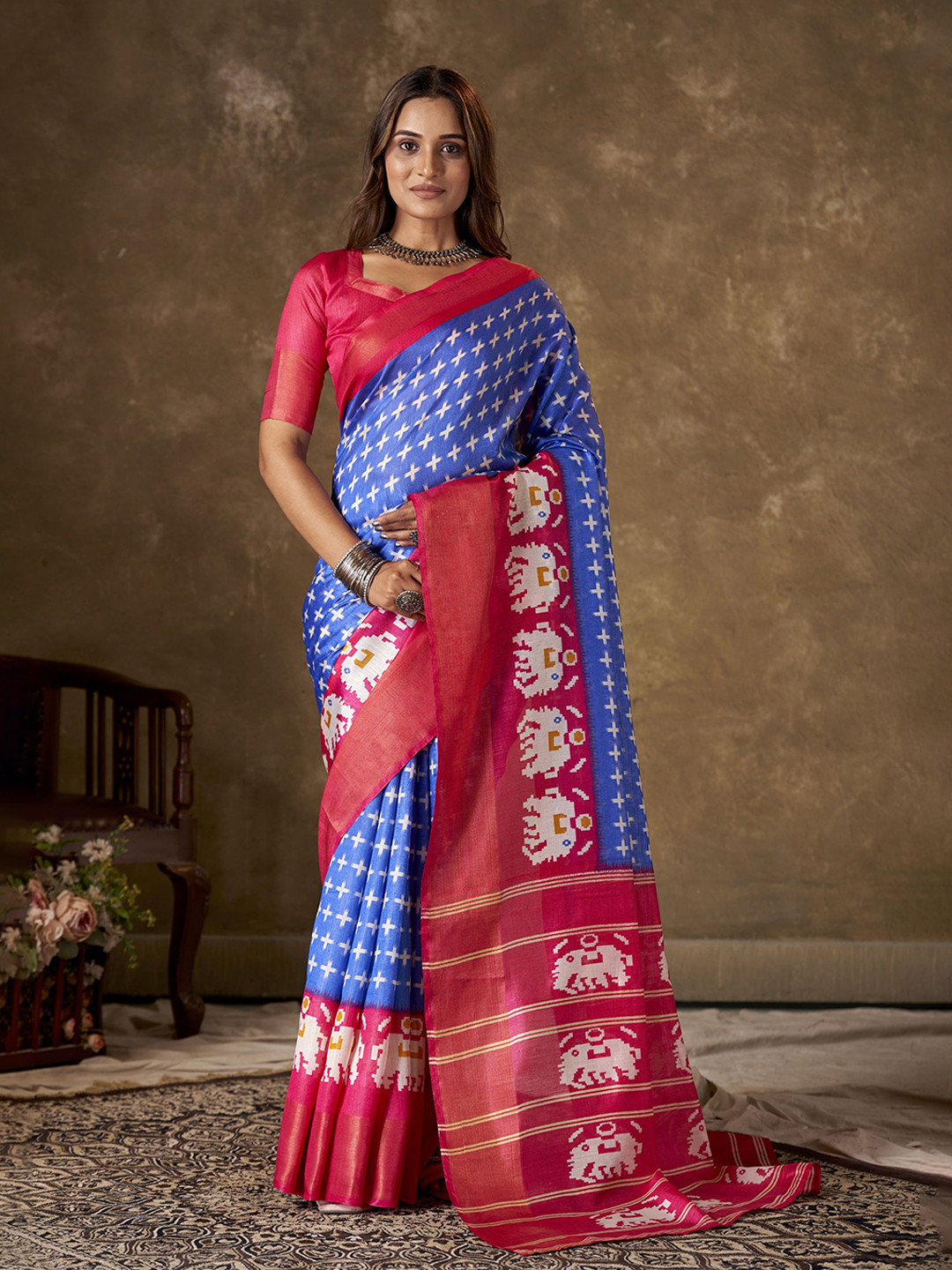 

KAYOMMI Floral Zari Pure Cotton Ikat Saree, Blue