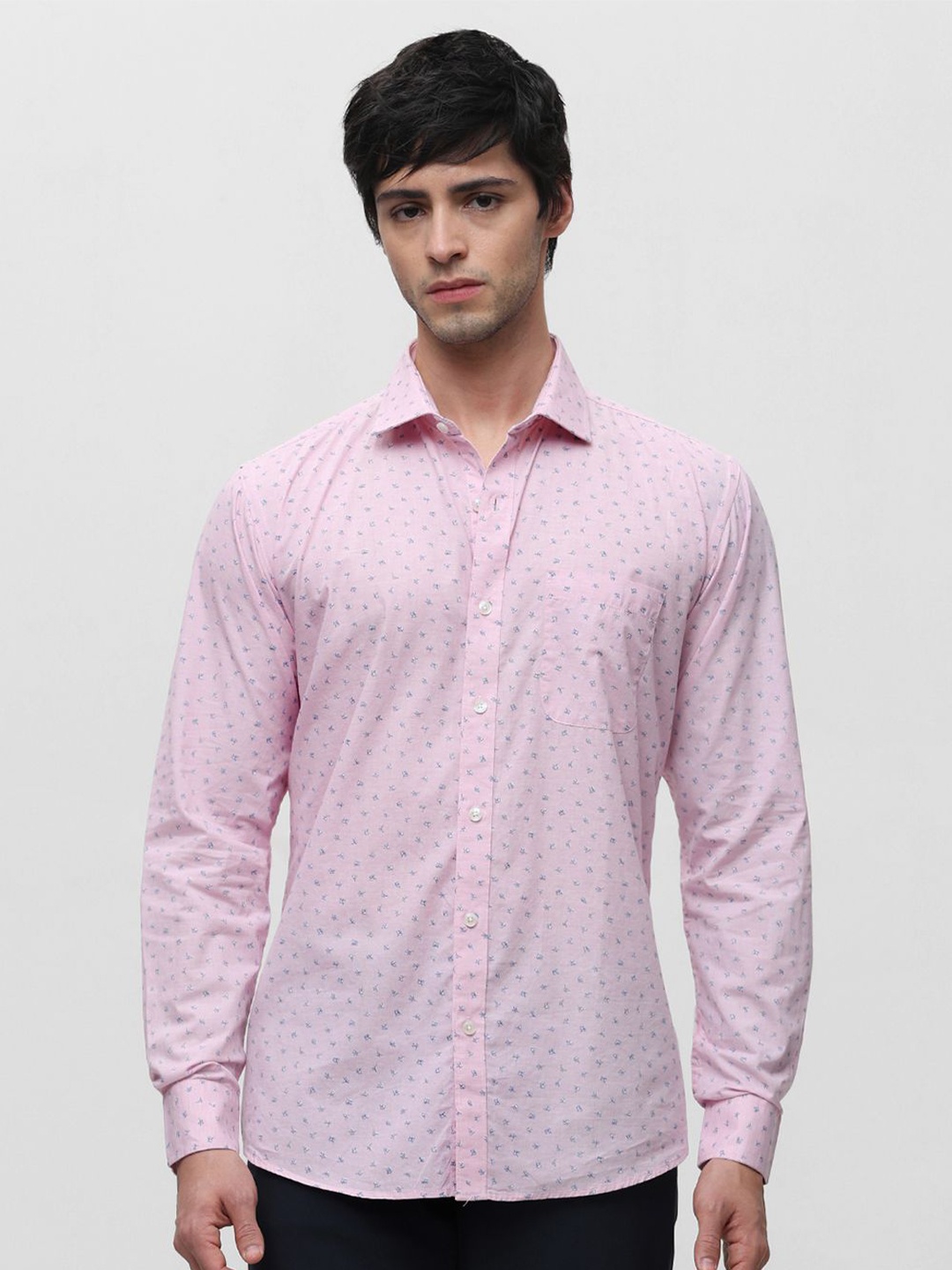 

Klub Fox Men Spread Collar Micro Ditsy Printed Cotton Casual Shirt, Pink