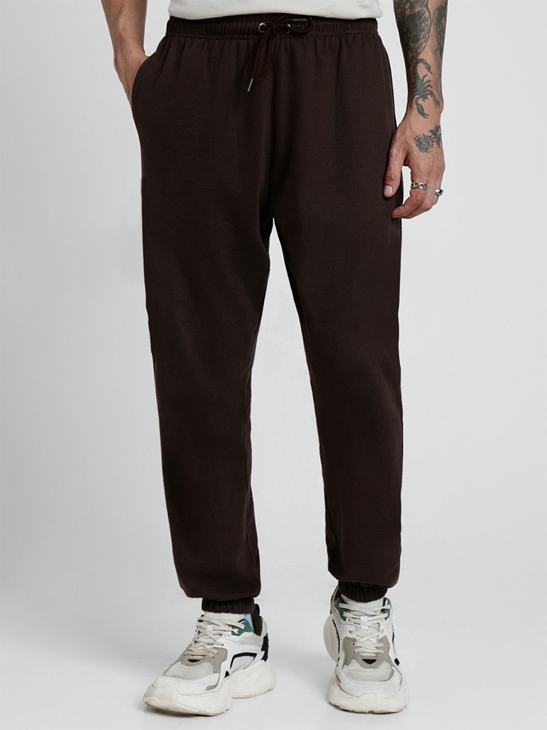 

VEIRDO Men Pure Cotton Relaxed-Fit Joggers, Brown