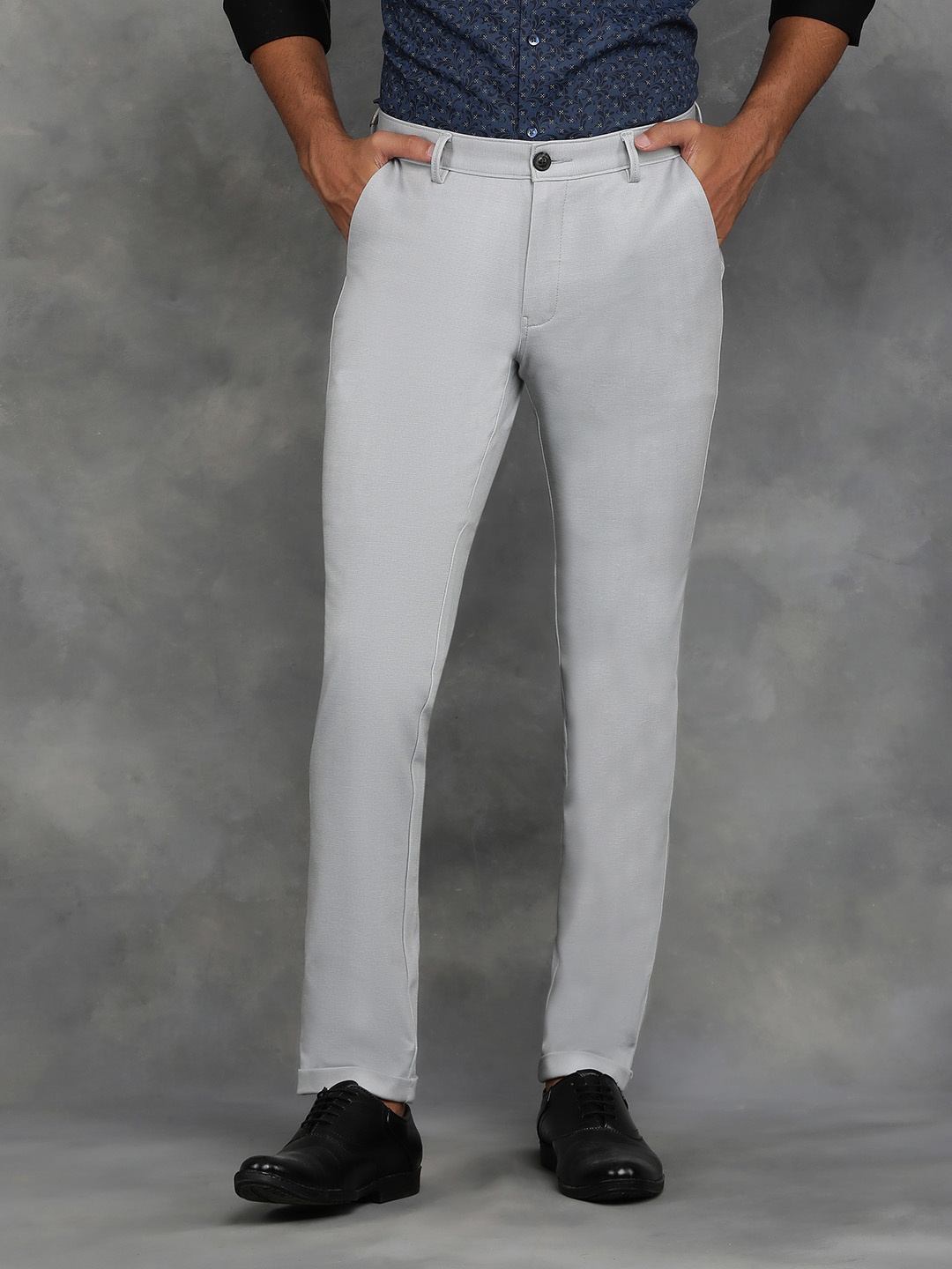 

JADE BLUE Men Solid Slim Fit Trousers, Grey