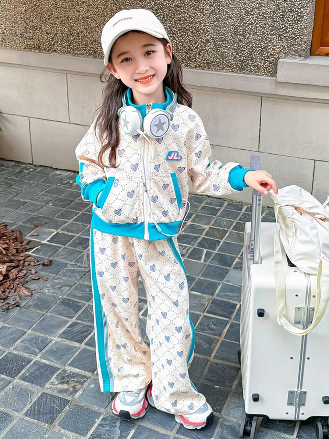 

StyleCast x Revolte Girls Blue & White Printed Pure Cotton Coat with Palazzos