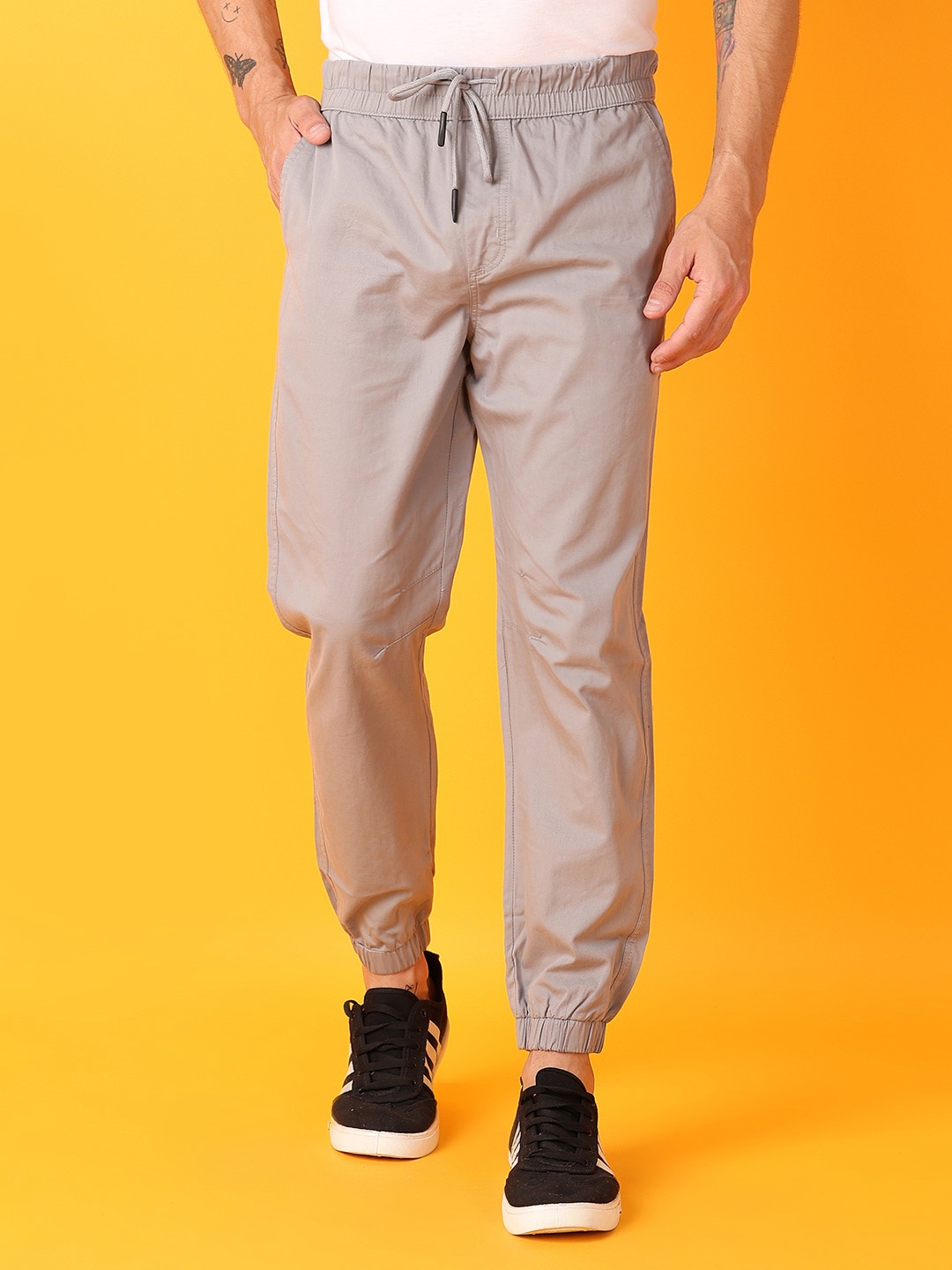 

V-Mart Men Solid Mid-Rise Joggers Trousers, Grey