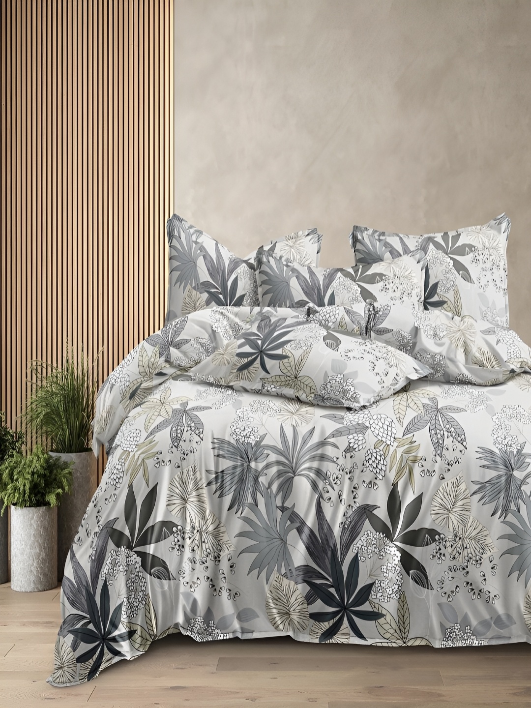 

CHICERY Grey & Green Floral Printed Pure Cotton White King Duvet Cover With Zipper