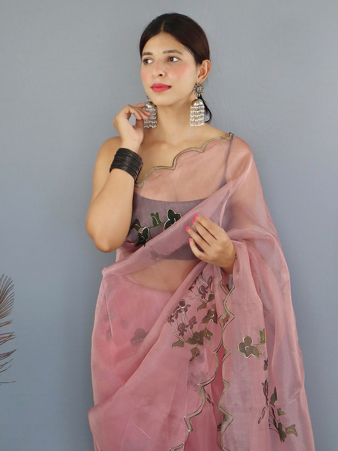 

Ishin Floral Embroidered Organza Saree, Peach